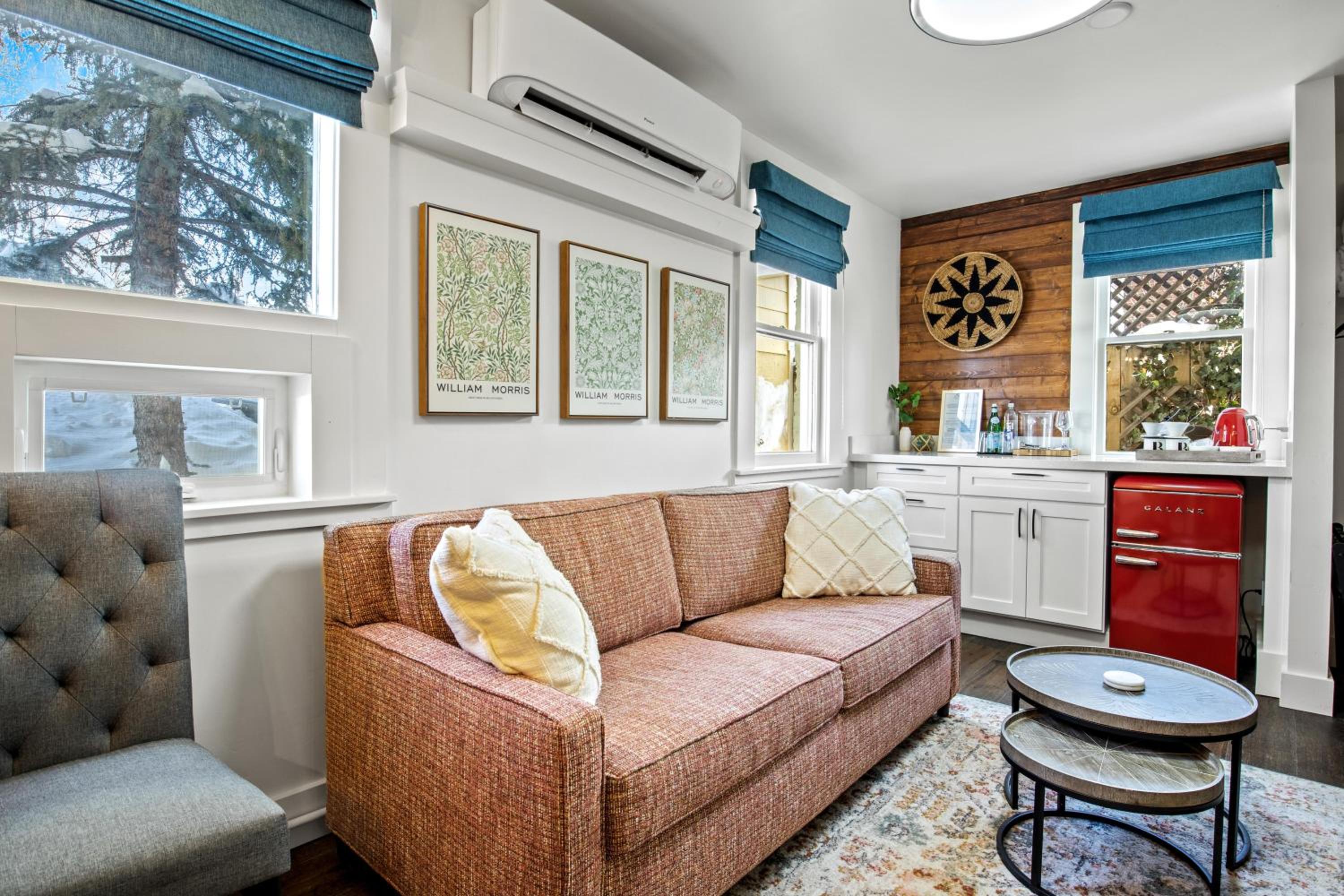 Deluxe King Suite - Photo 4