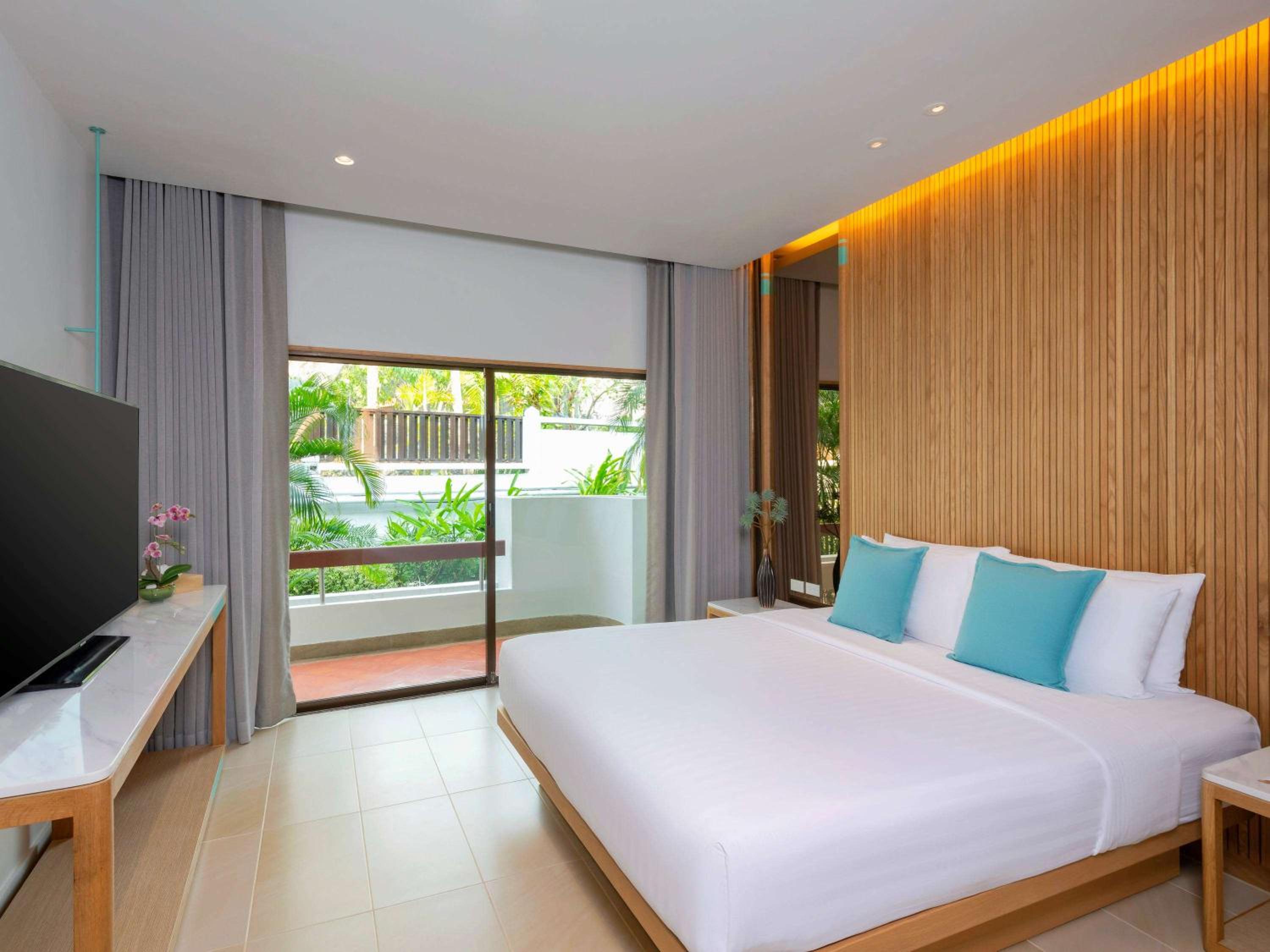Premier King Suite with Living  Room and Sea View  - Photo 1