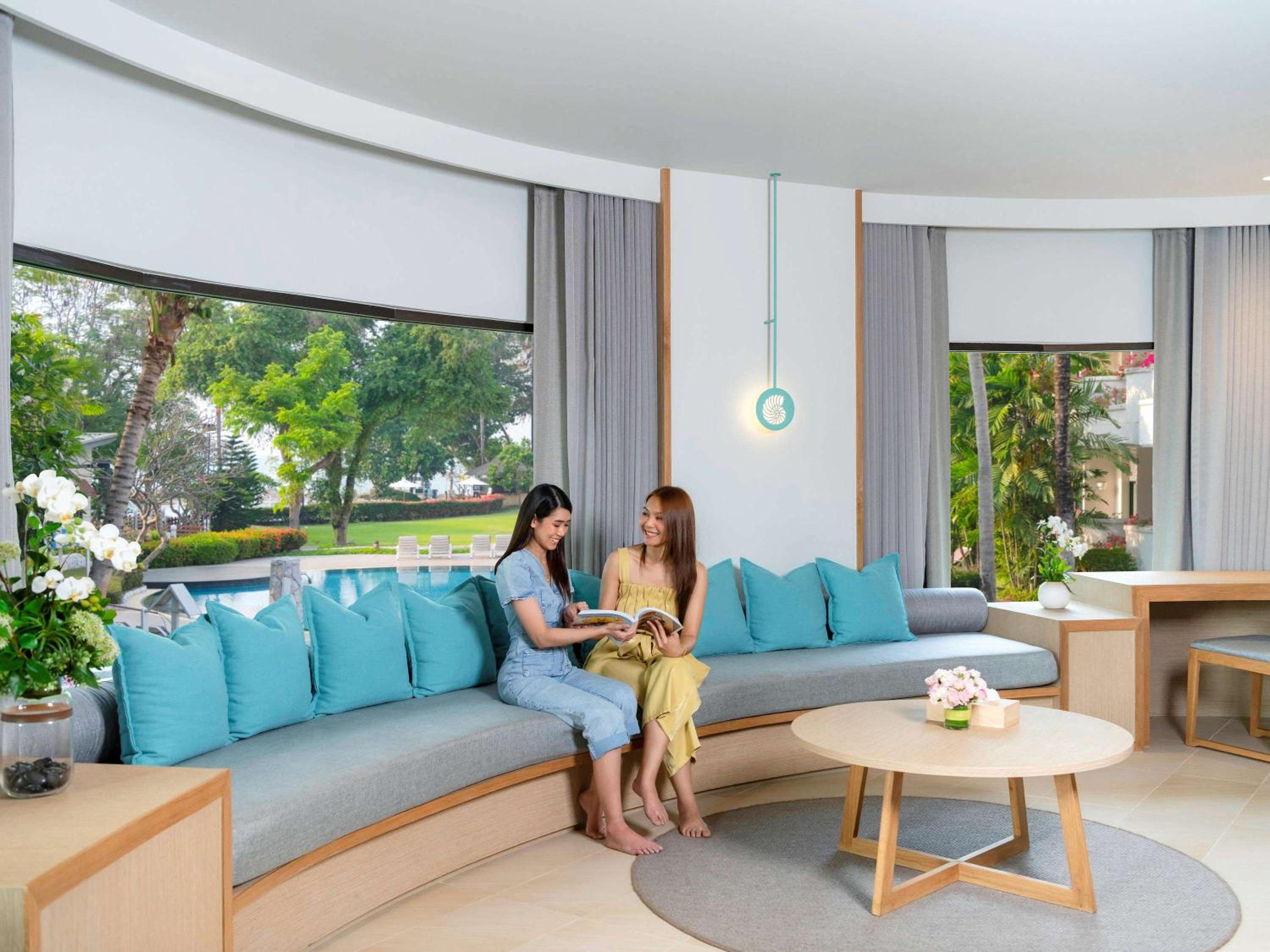 Premier King Suite with Living  Room and Sea View  - Photo 2