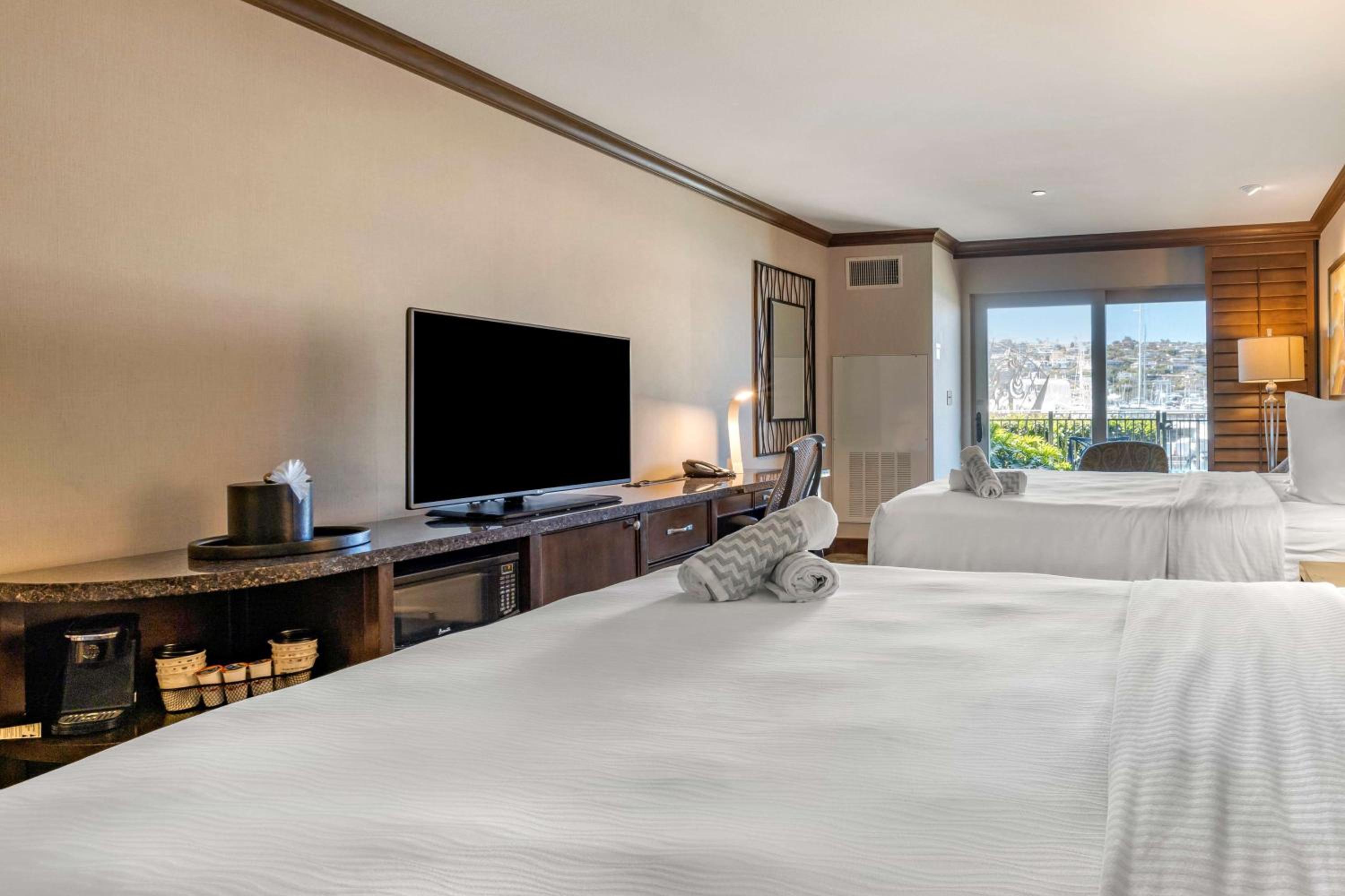 Queen Room with Two Queen Beds - Disability Access/Non-Smoking - Photo 3