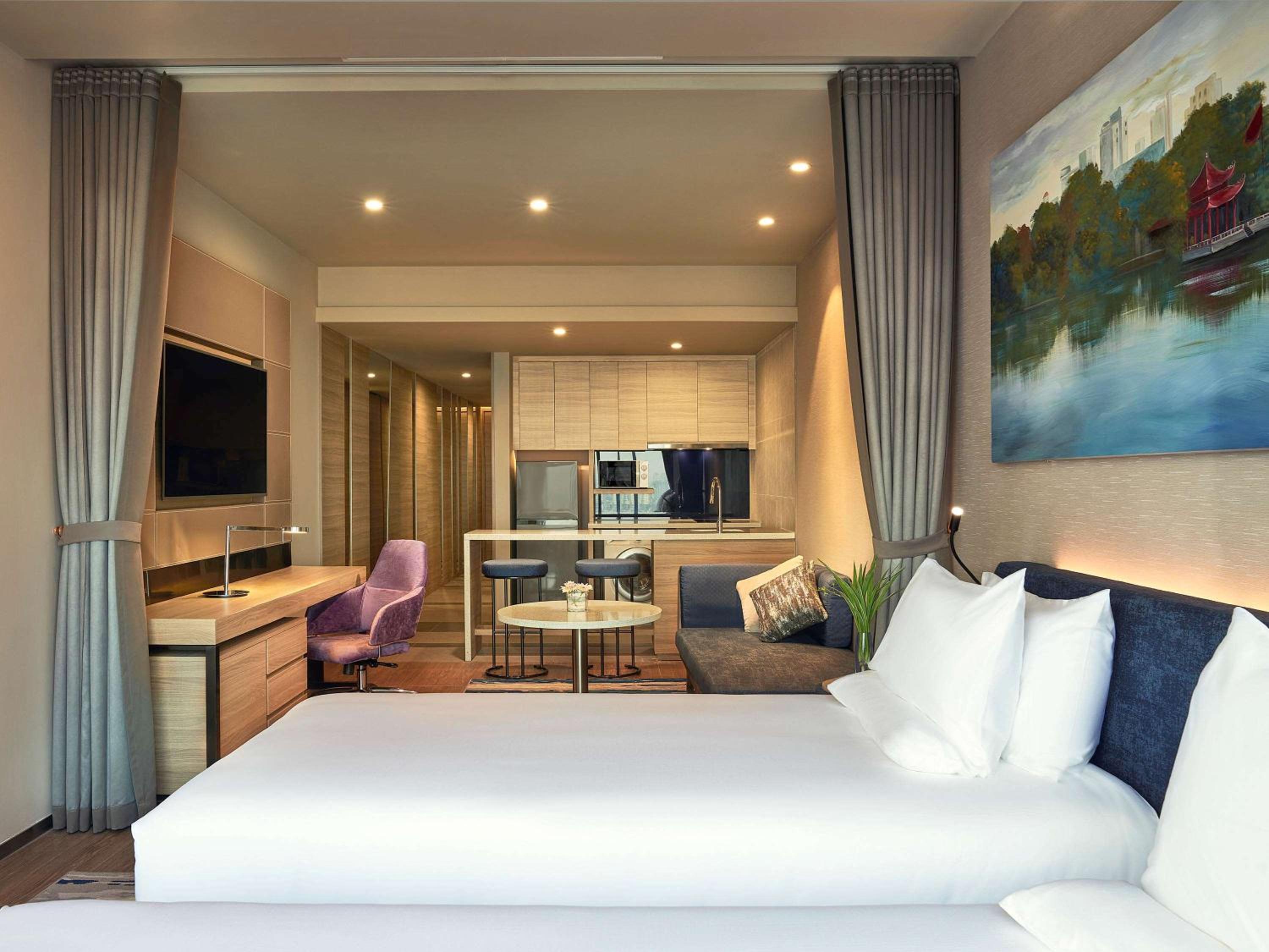 Deluxe Twin Room with City View