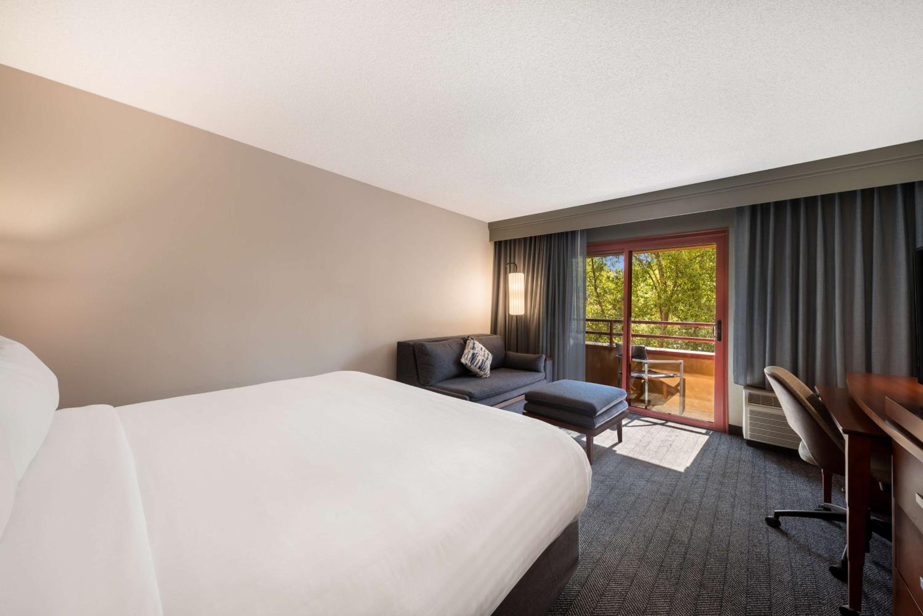 Guestroom King photo 2