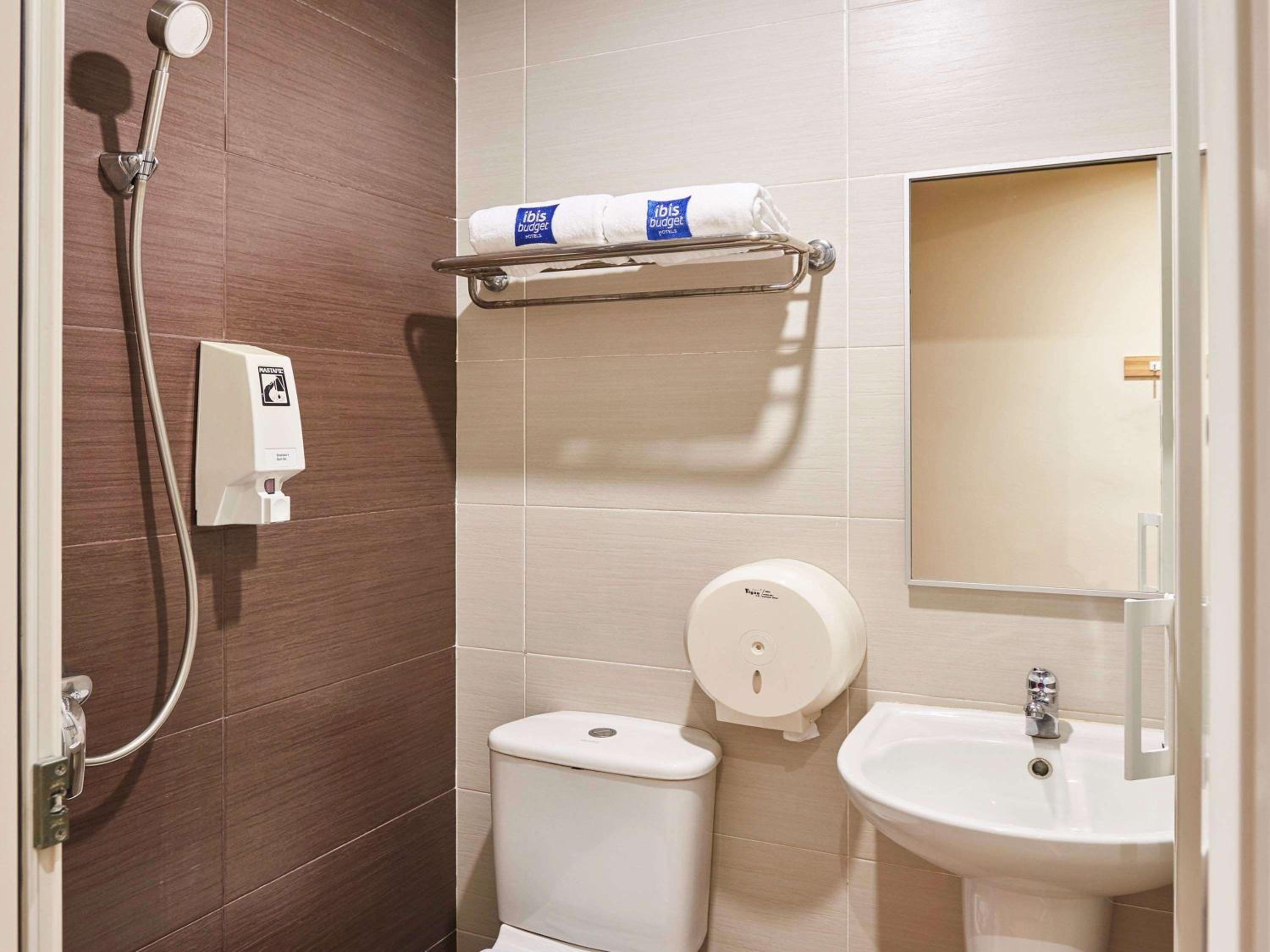 Standard Twin Room (No Window) photo 3