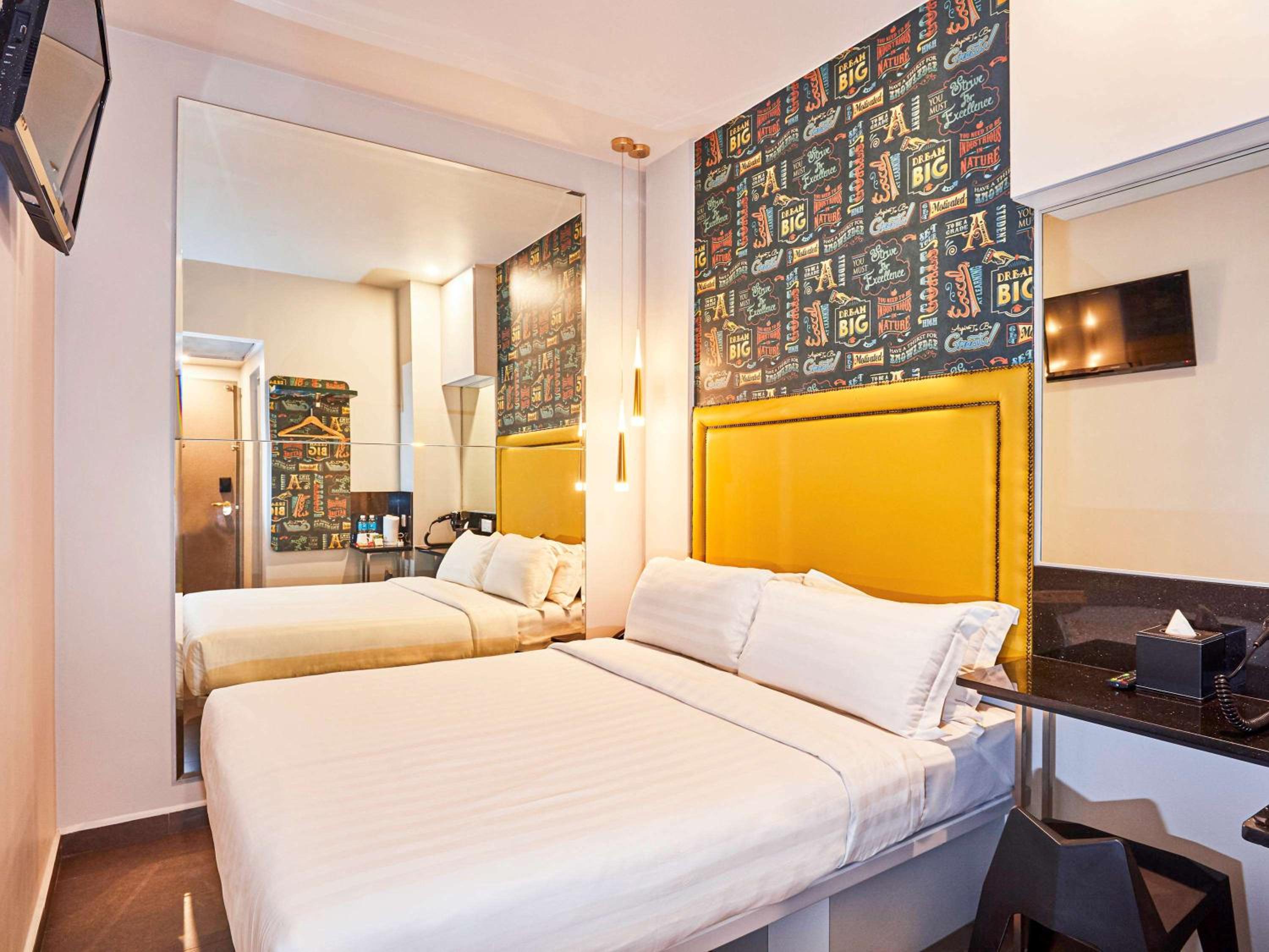 Standard Theme Room with One Double Bed (No Window) photo 3