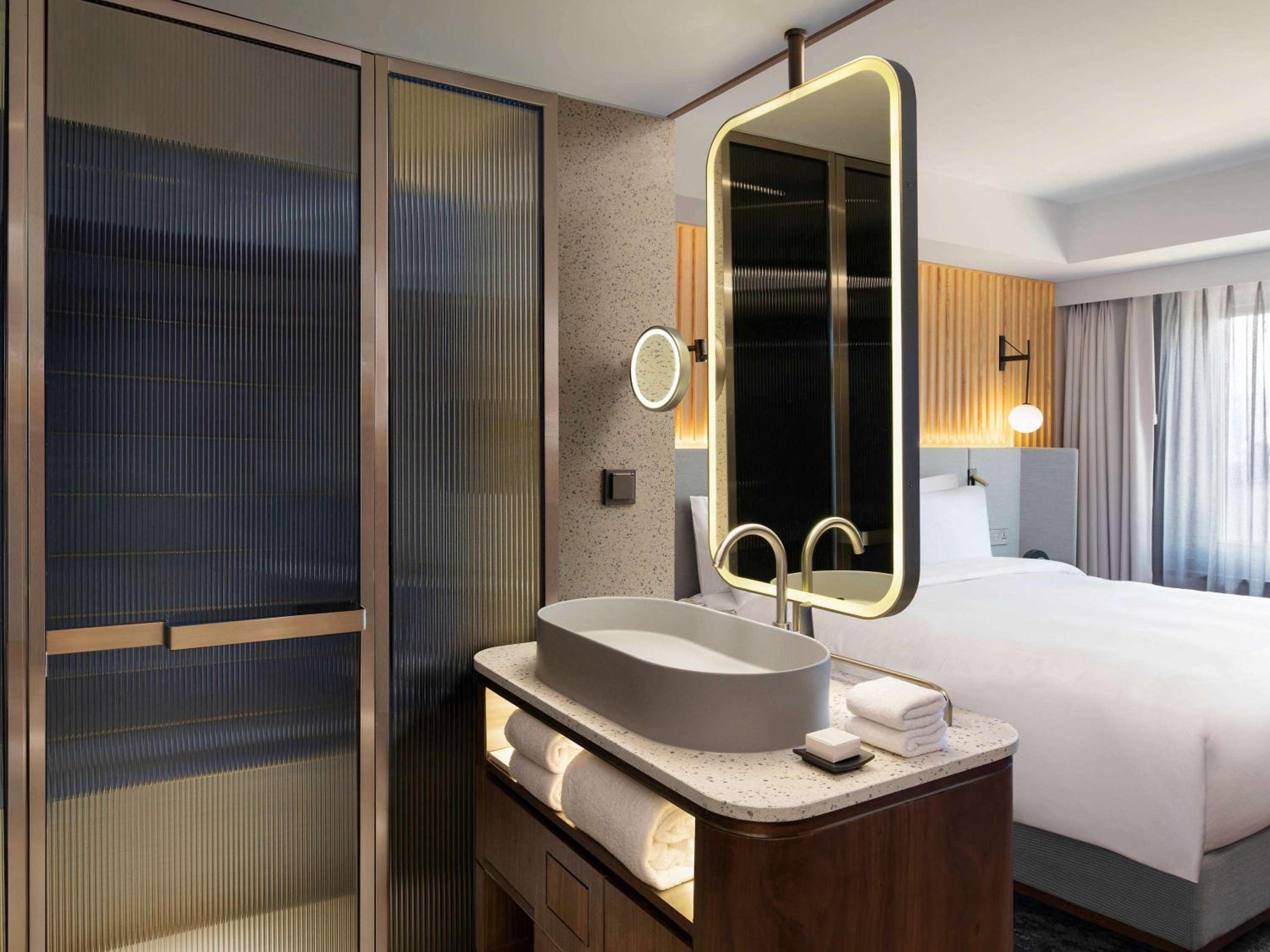 Signature King Room - Photo 7