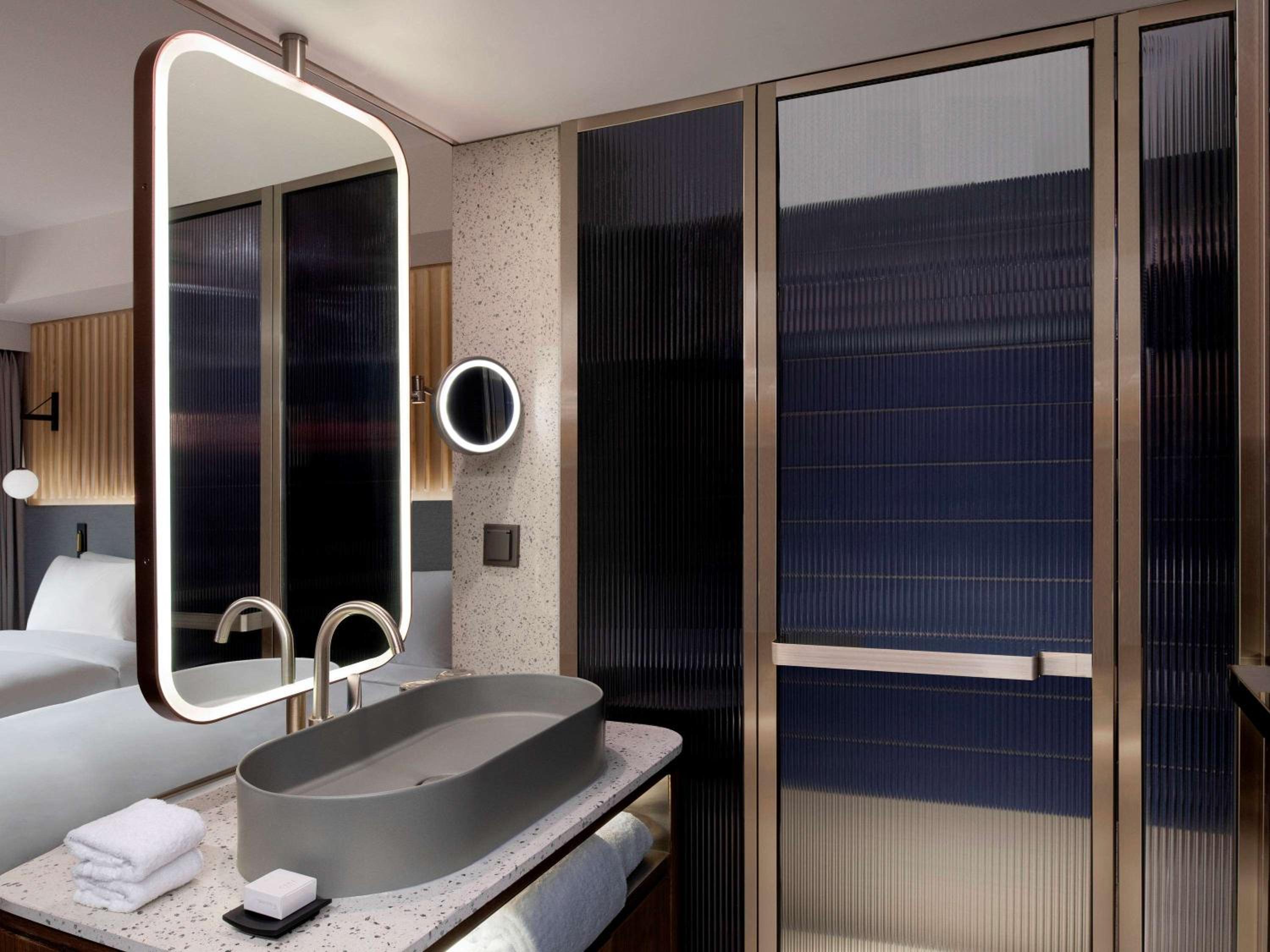 Signature Twin Room - Photo 5