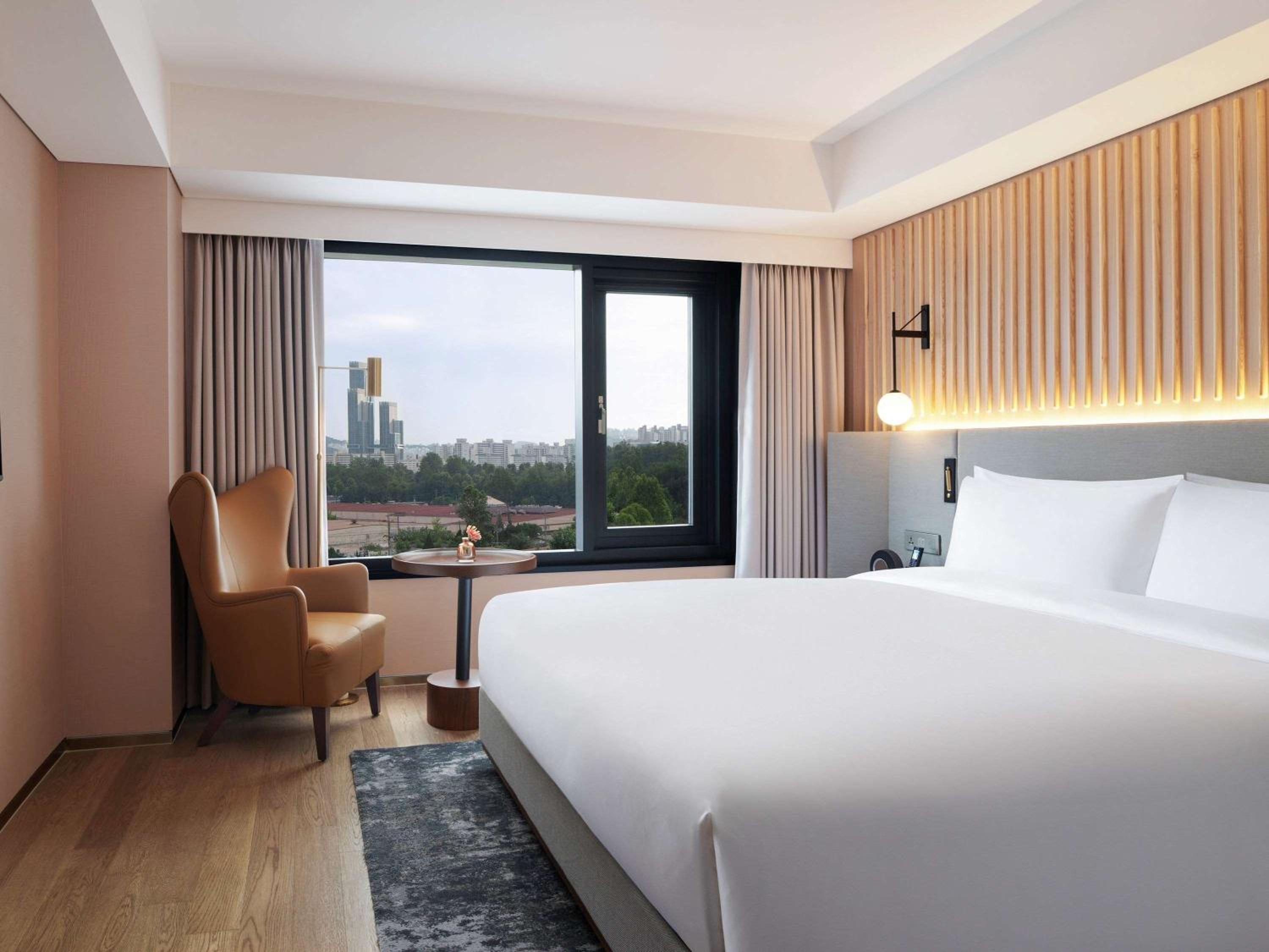 Signature King Room - Photo 2