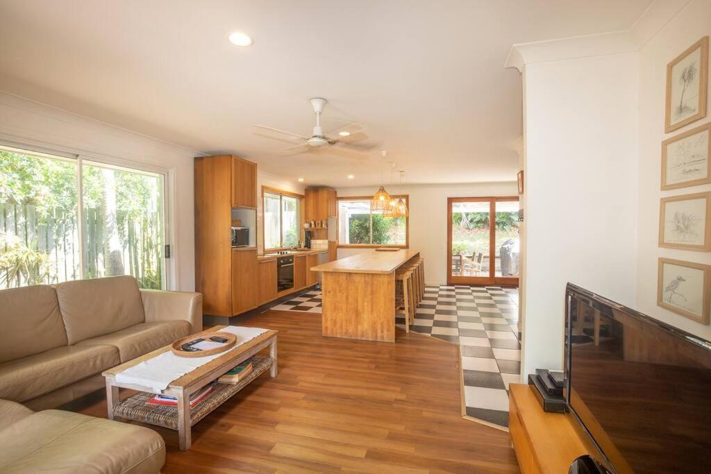 Four-Bedroom House photo 2