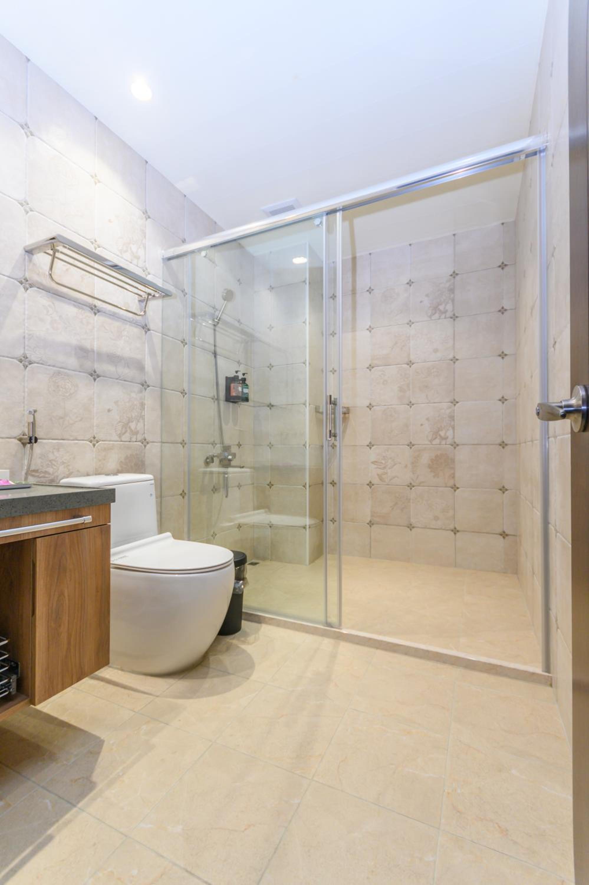Quadruple Room with Shower - Photo 15