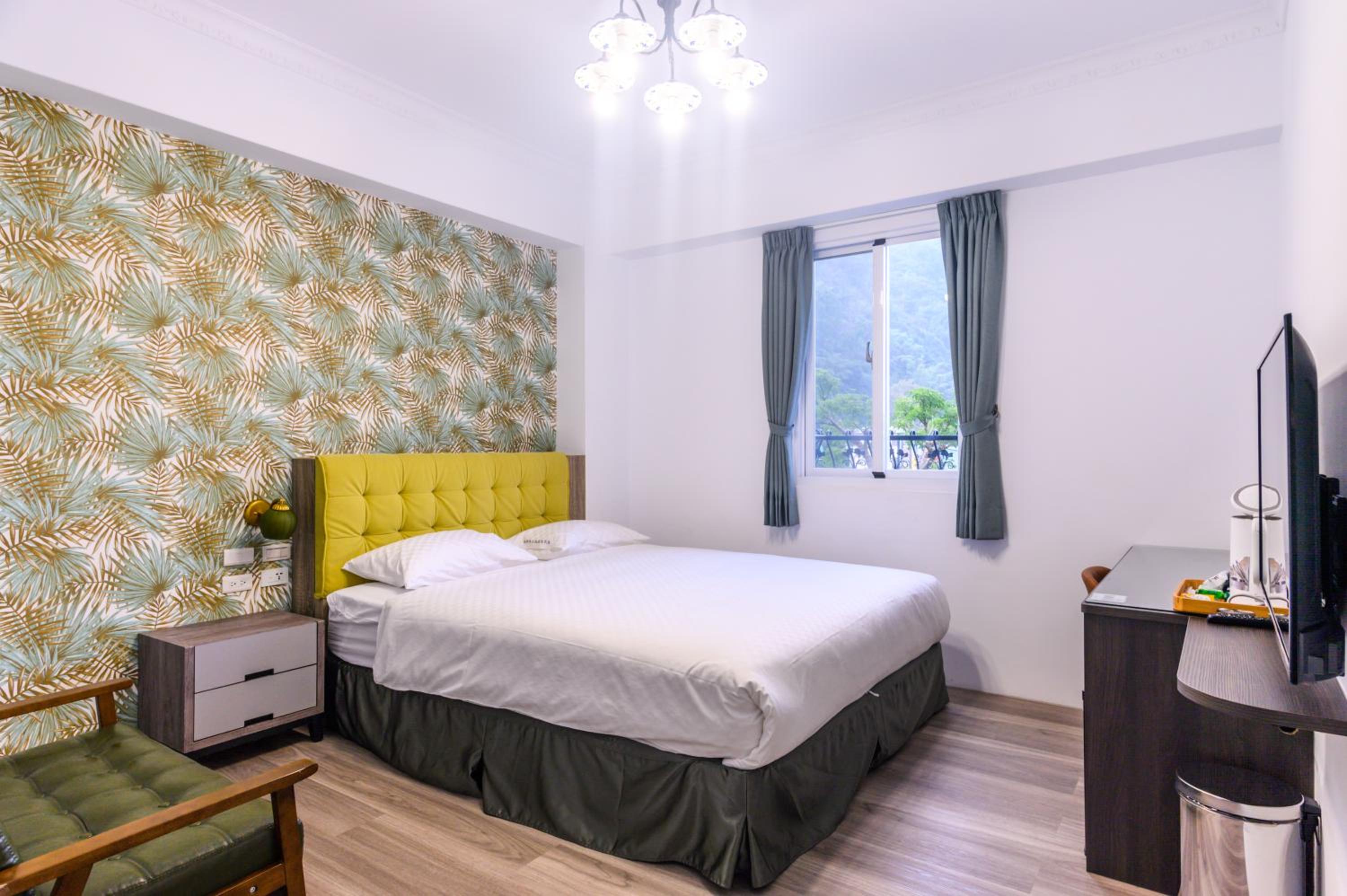 Double Room with Mountain View - Photo 3