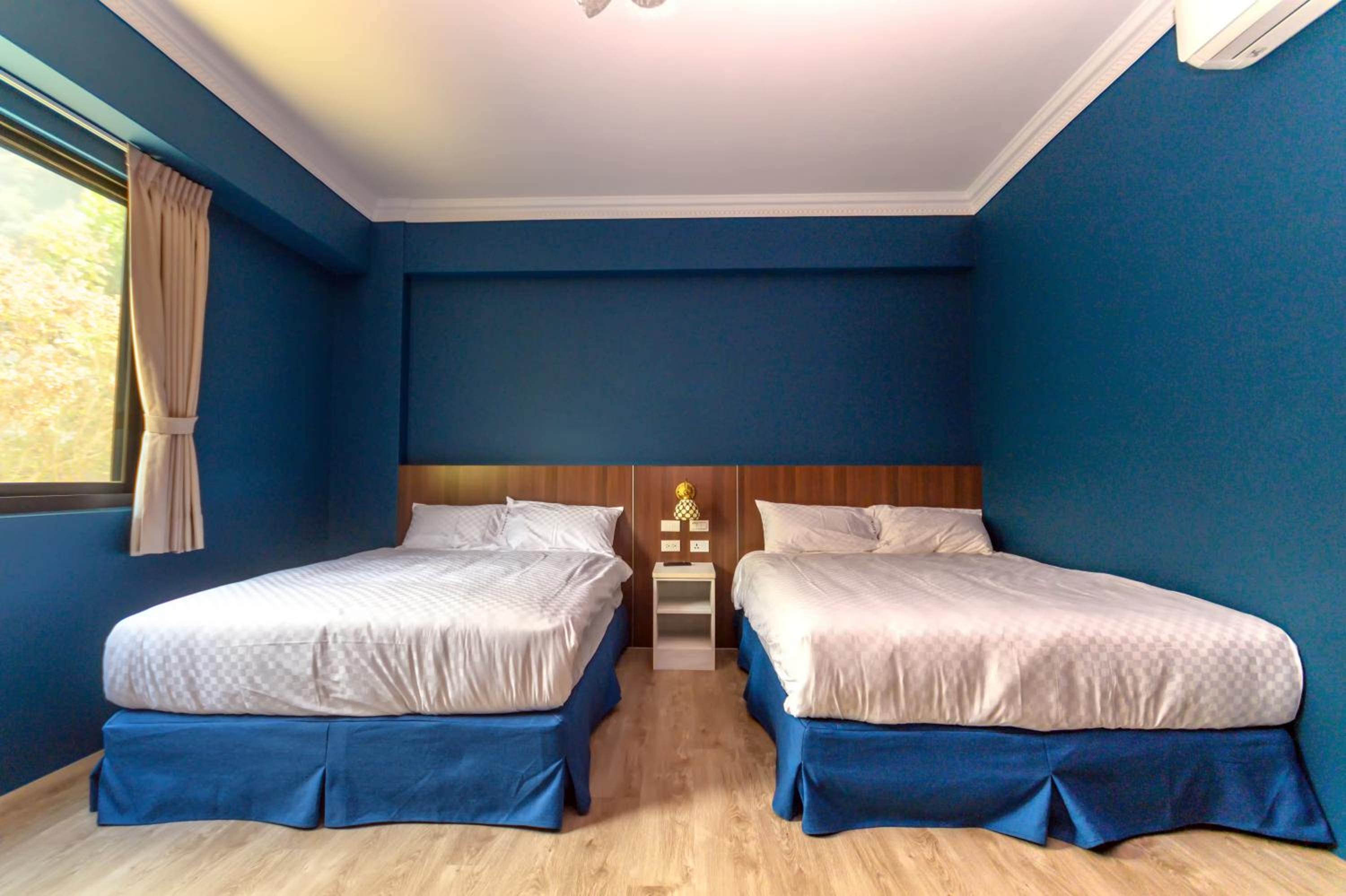 Quadruple Room with Shower - Photo 6