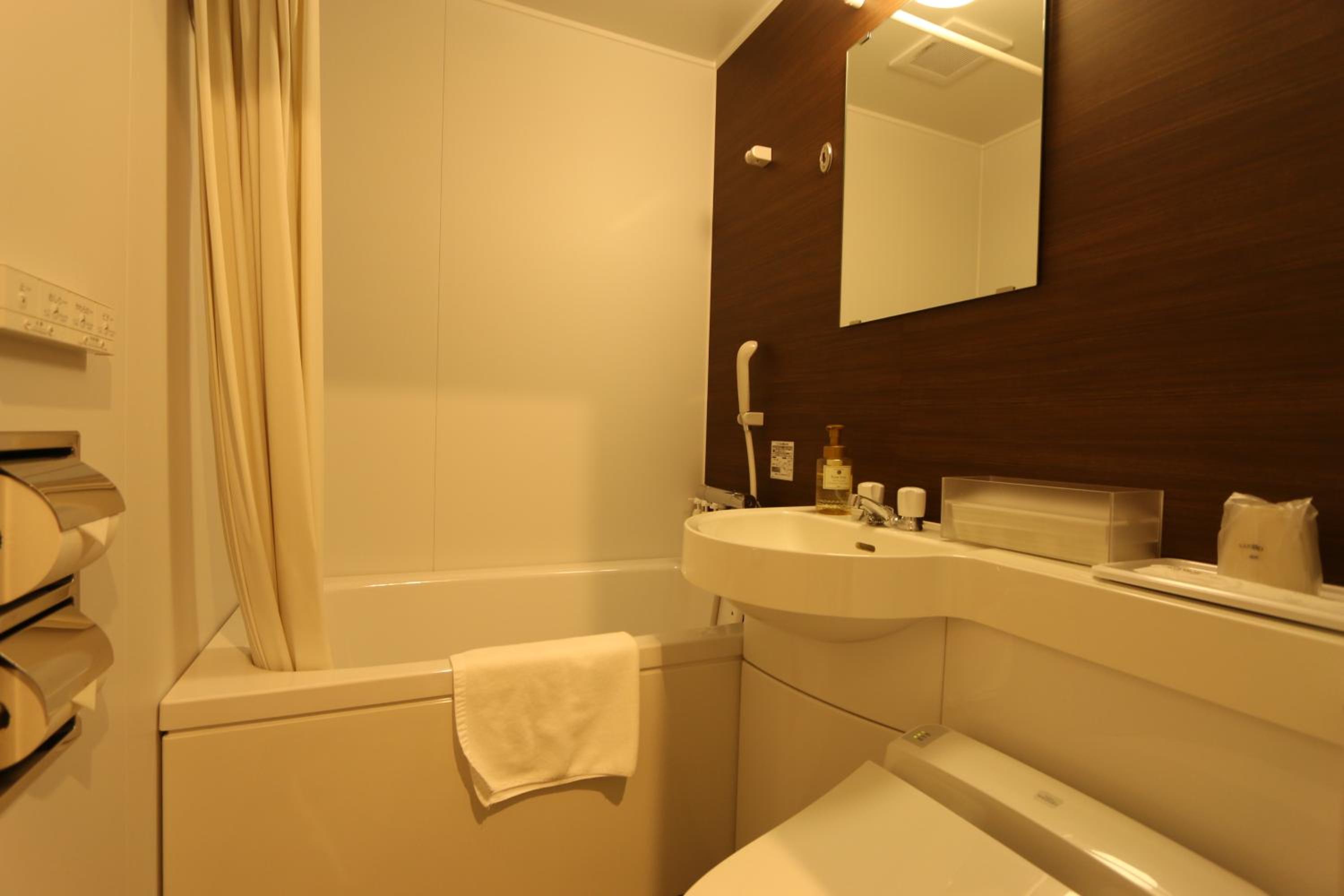 Economy Twin Room photo 2