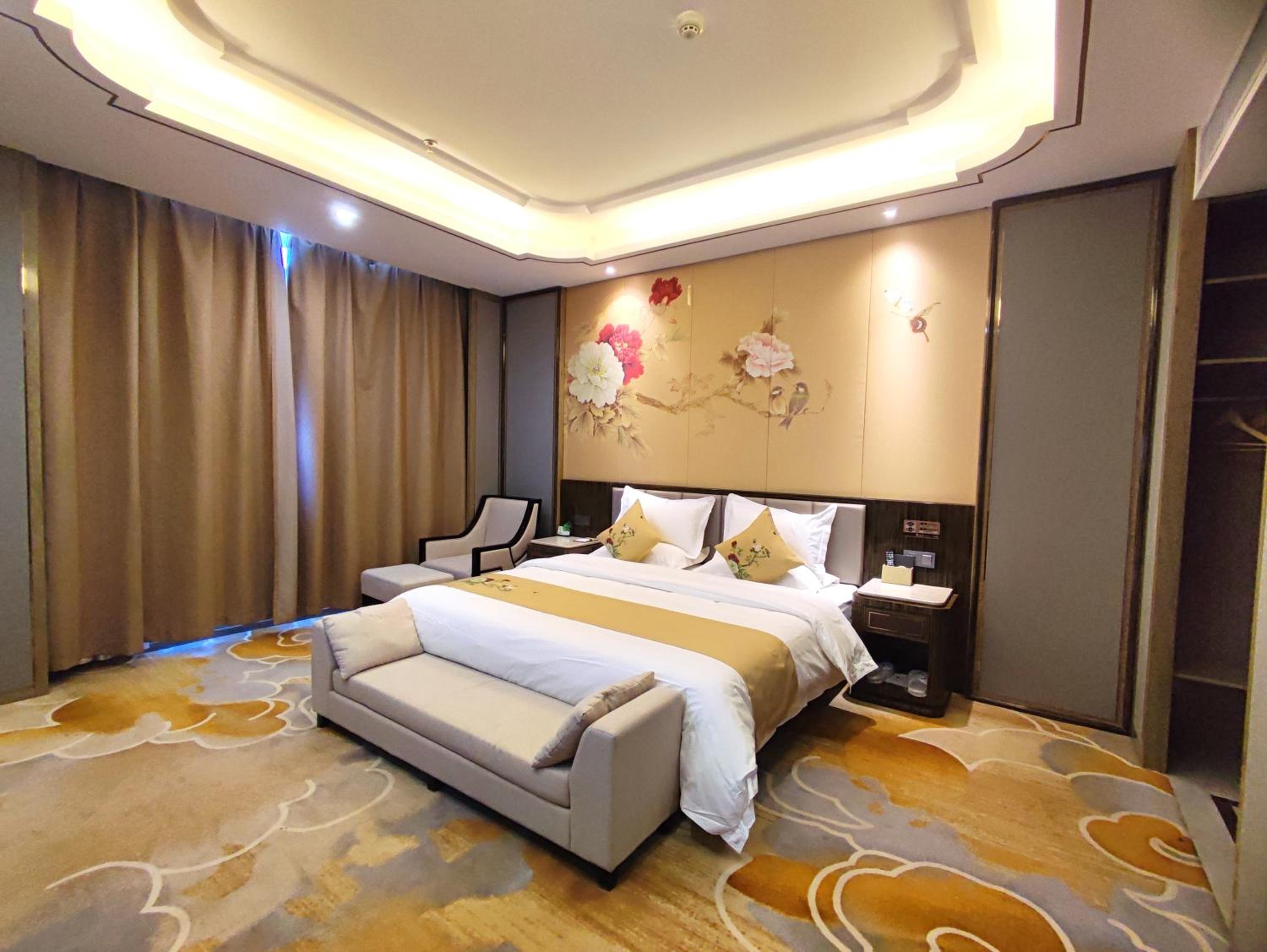 Deluxe Suite
