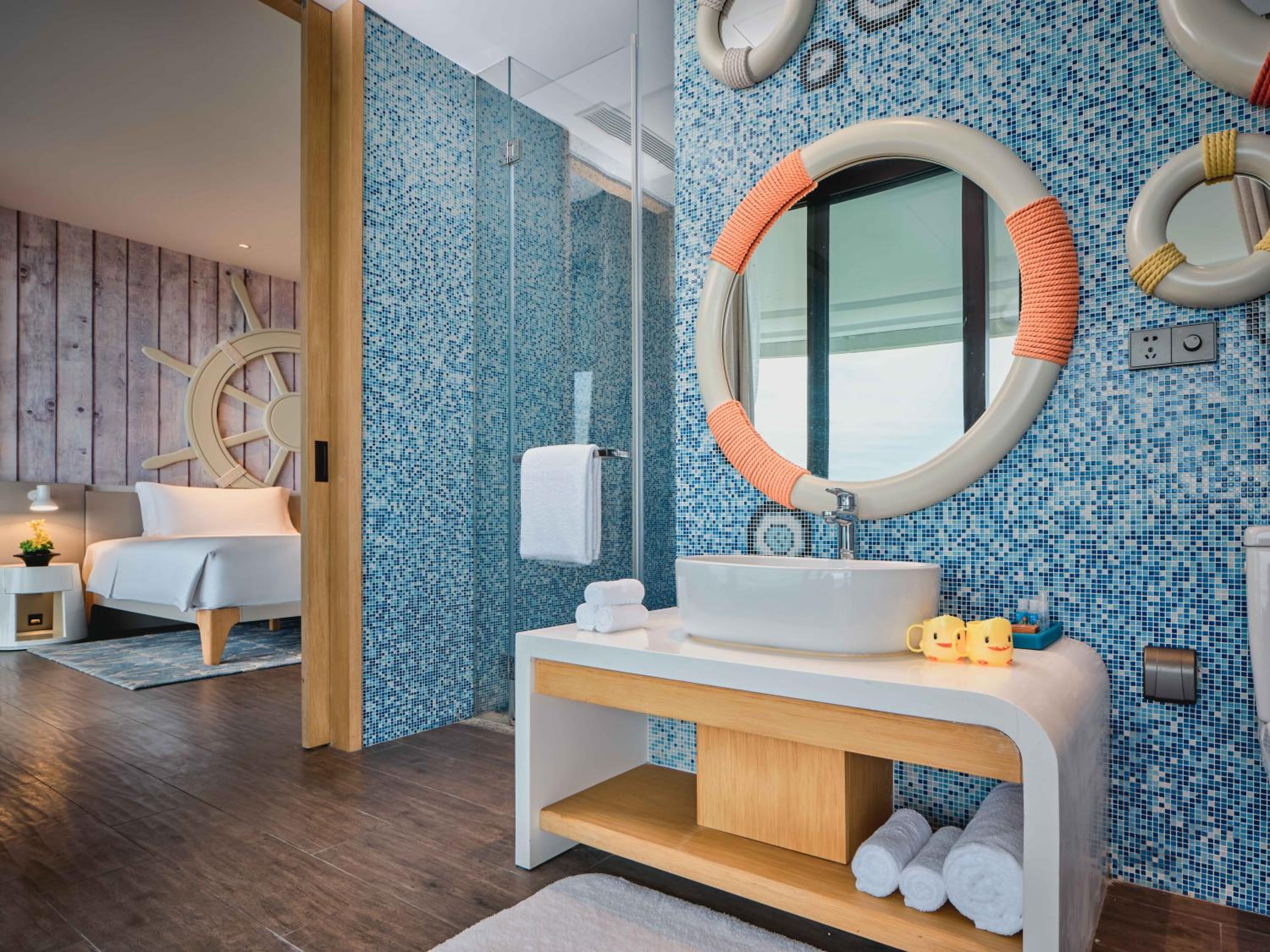 One-Bedroom Family Suite with Ocean View - Kids Theme