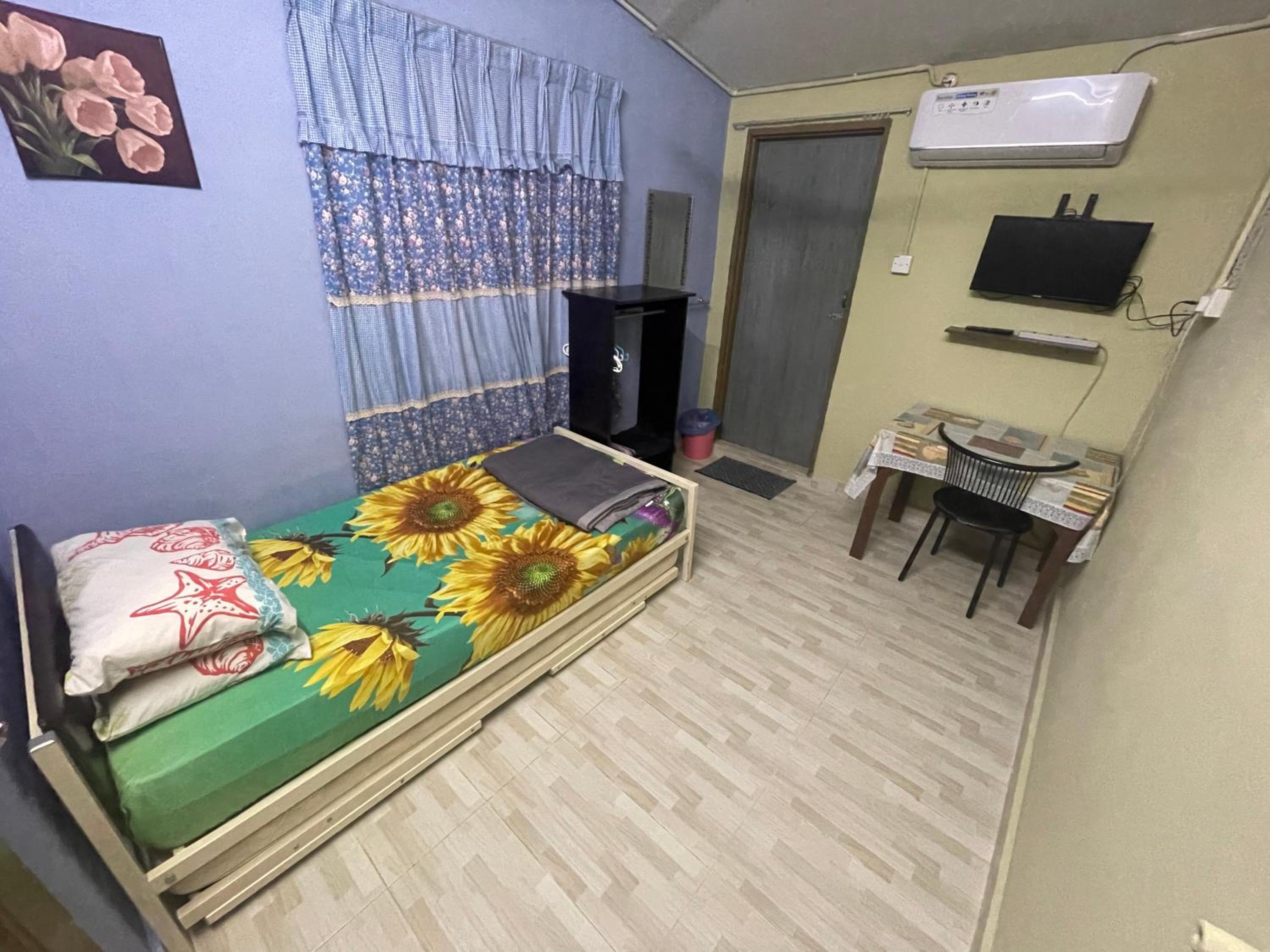 Budget Single Room photo 2
