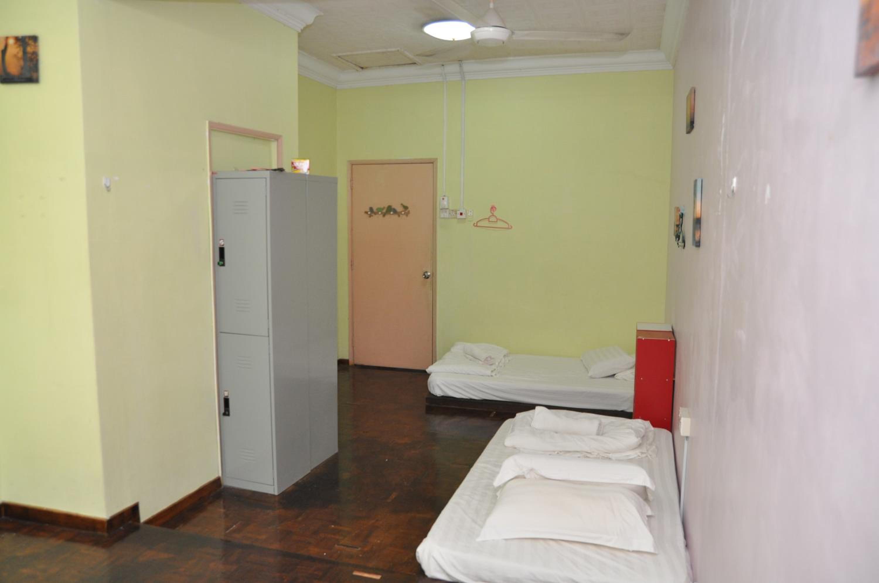 4-Bed Mixed Dormitory Room photo 2