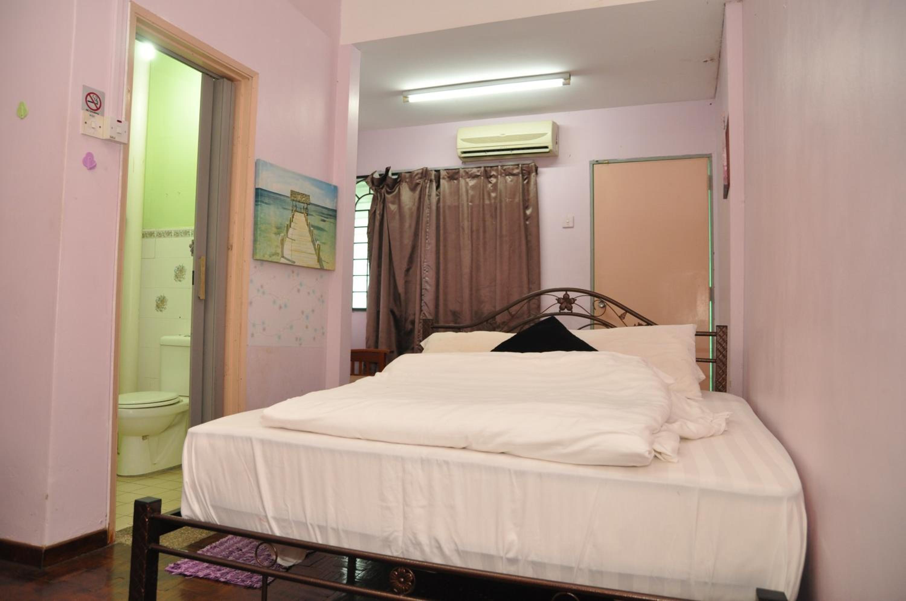Double Room with Balcony (3 Adults) photo 3