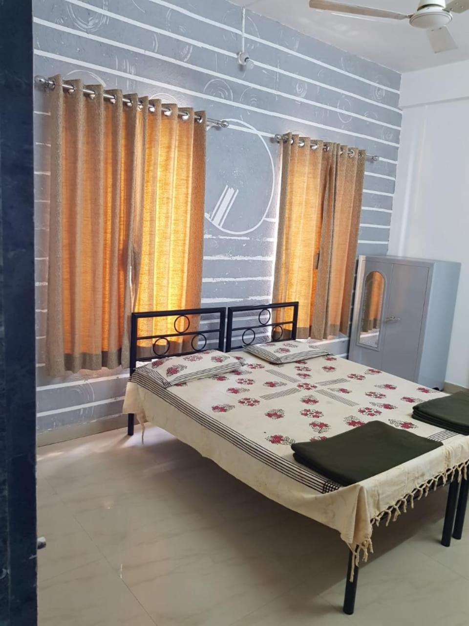 Standard Double Room - Photo 2