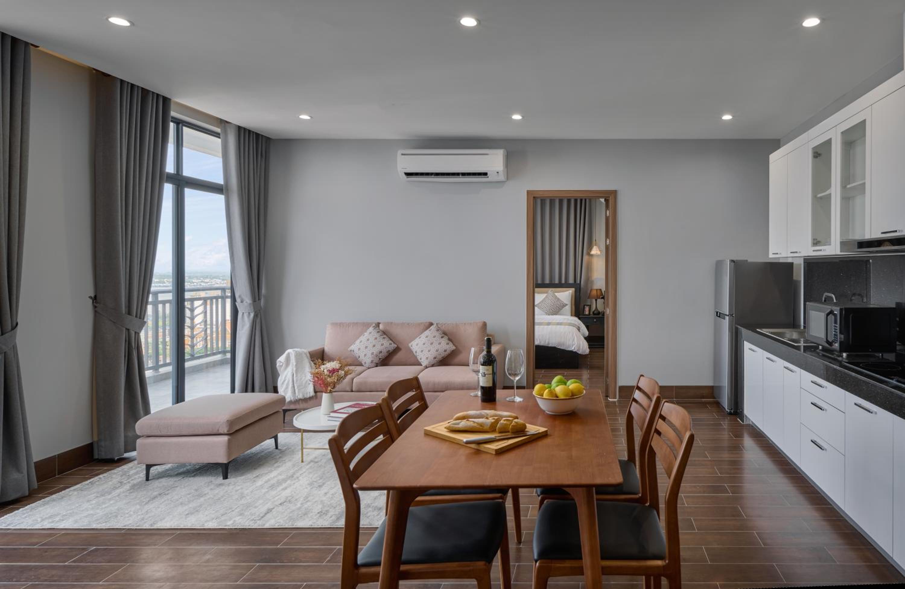Landmark Two-Bedrooms - Photo 4