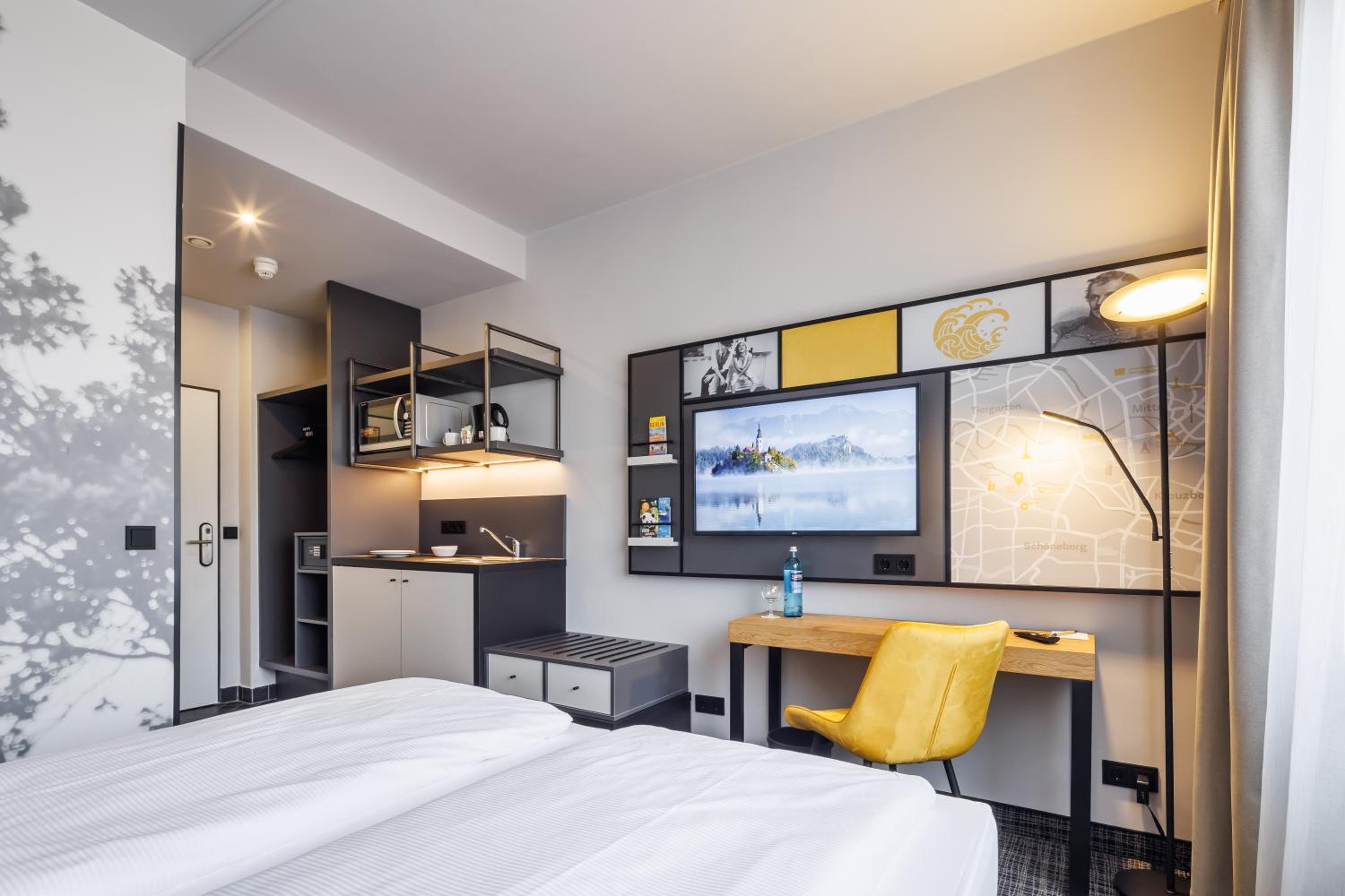 Urban Twin Room with Kitchenette