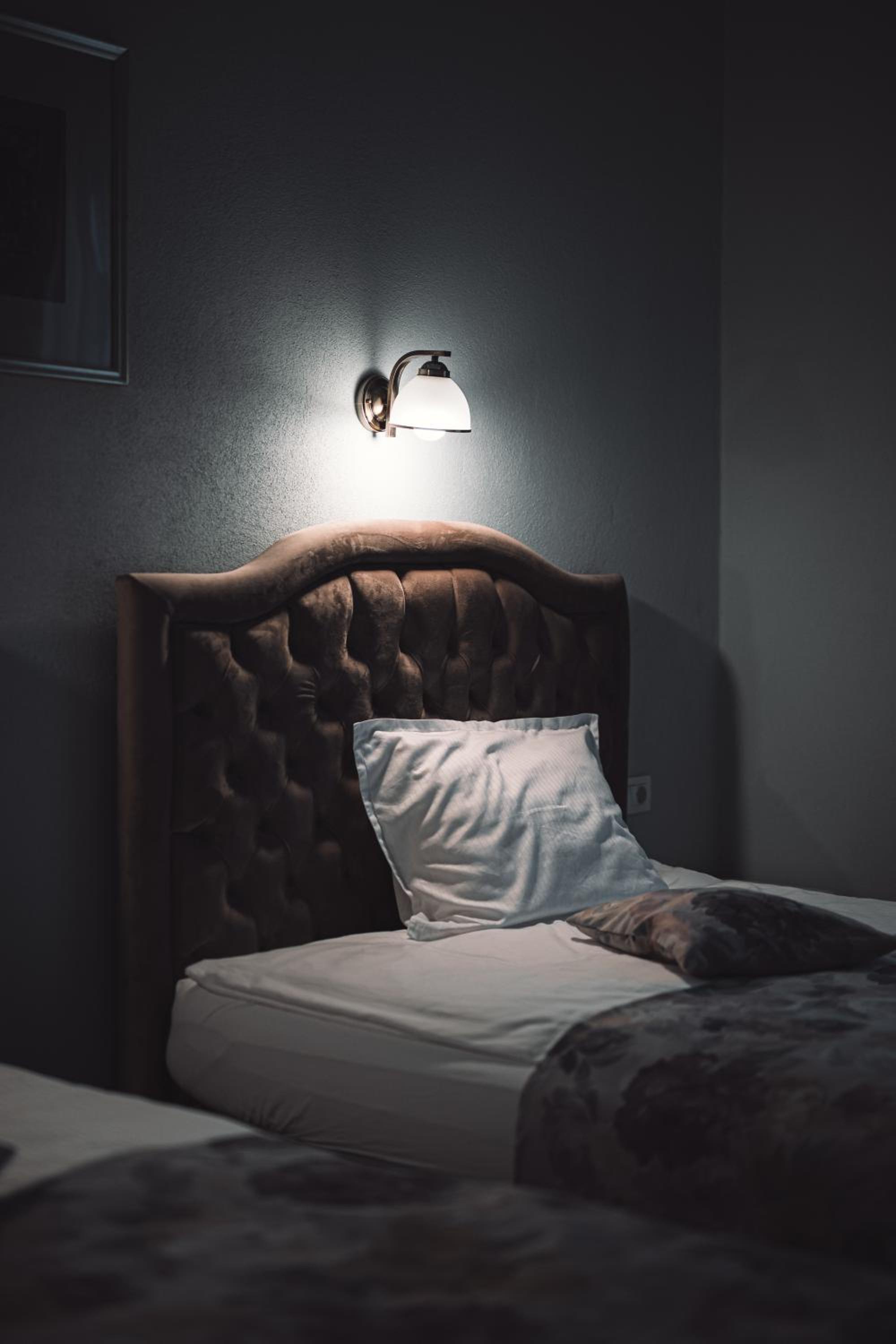 Double or Twin Room - Photo 8