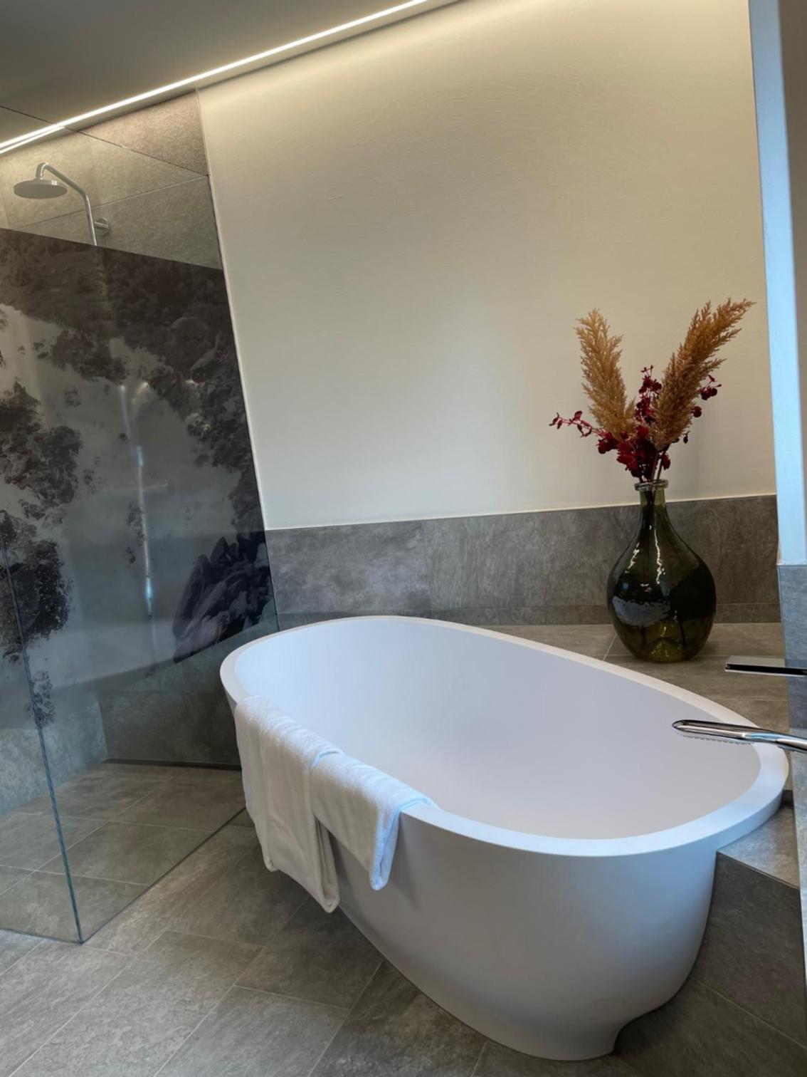 Deluxe Suite photo 2