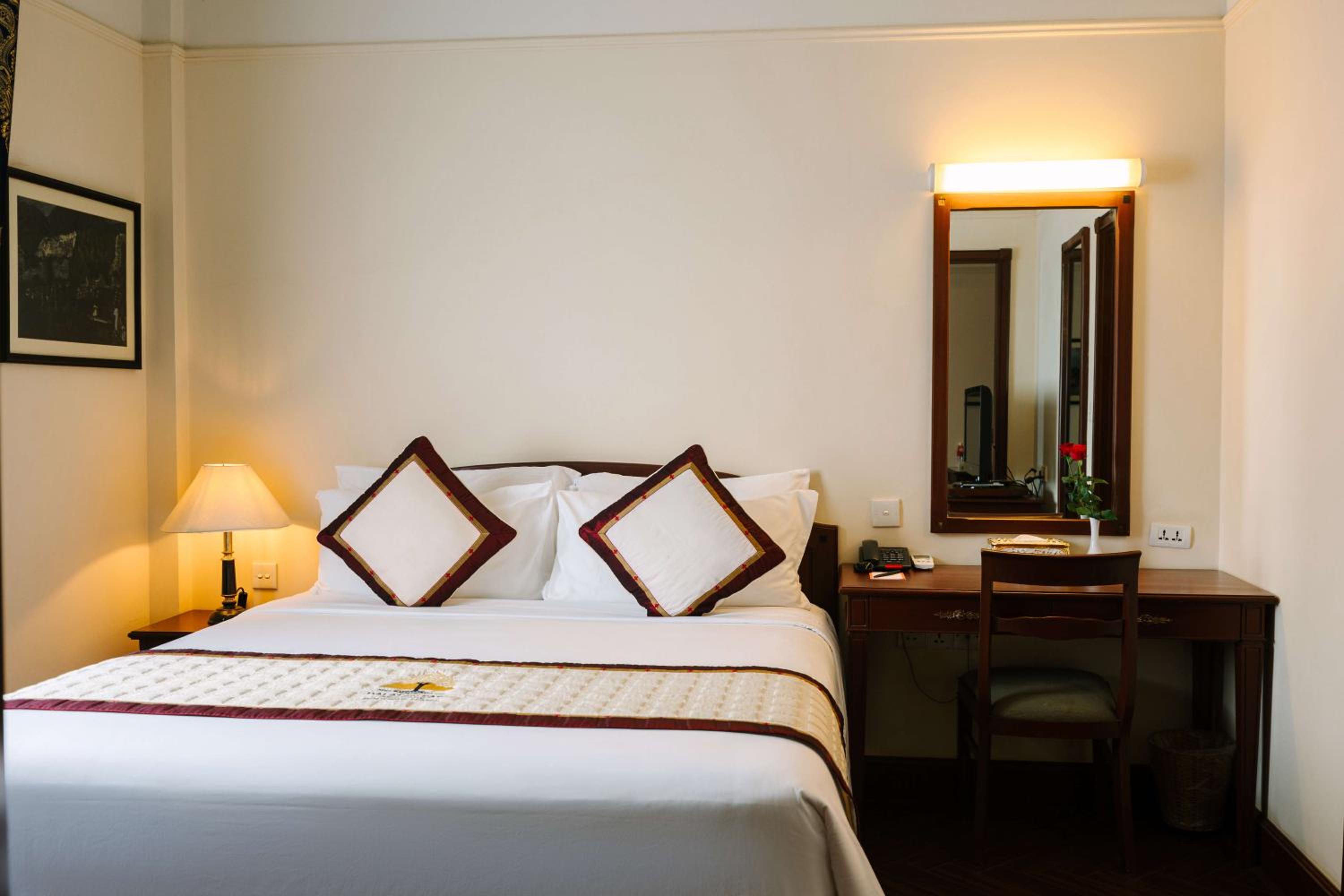 Standard Double or Twin Room - Photo 4