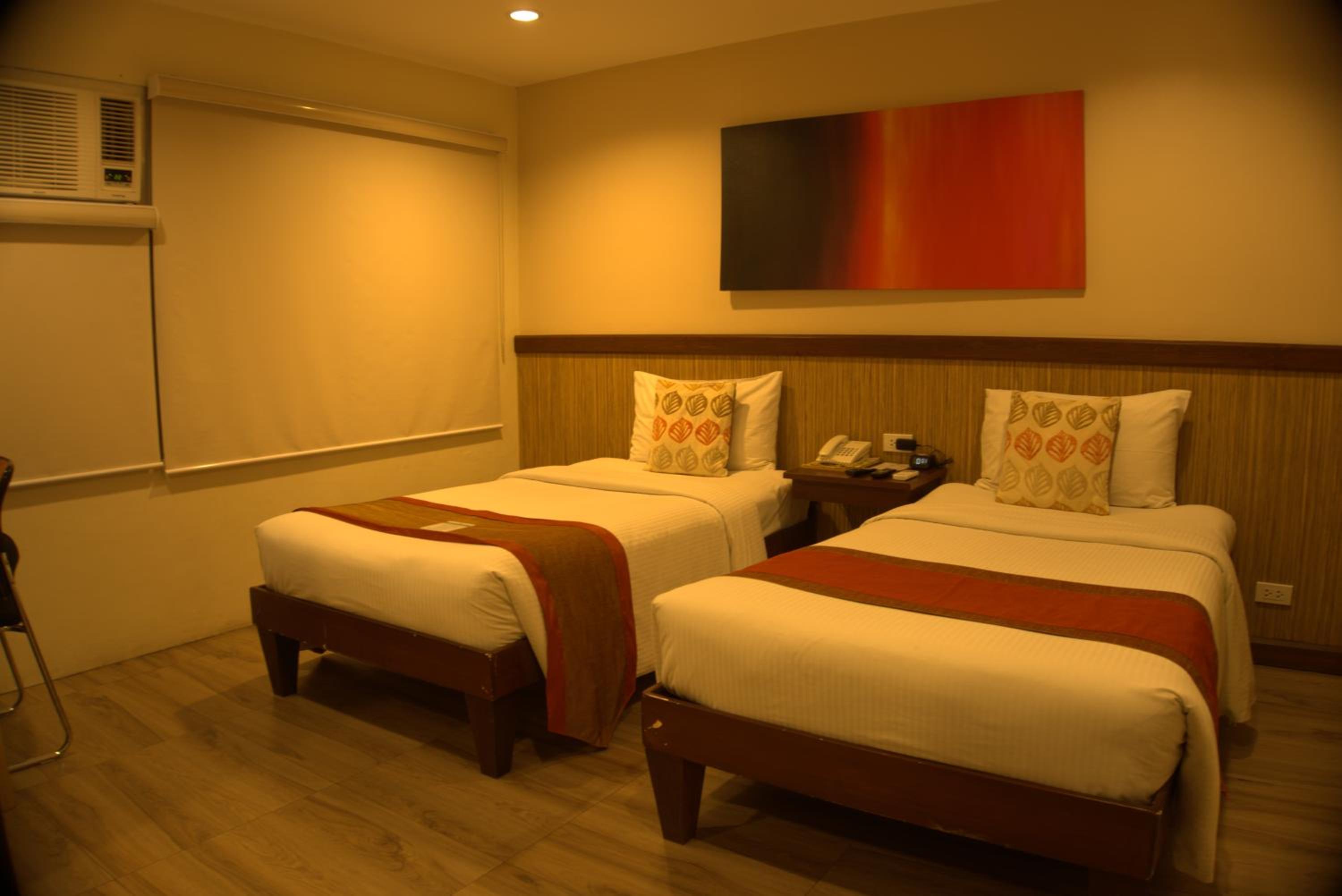 Standard Twin Room - Photo 7
