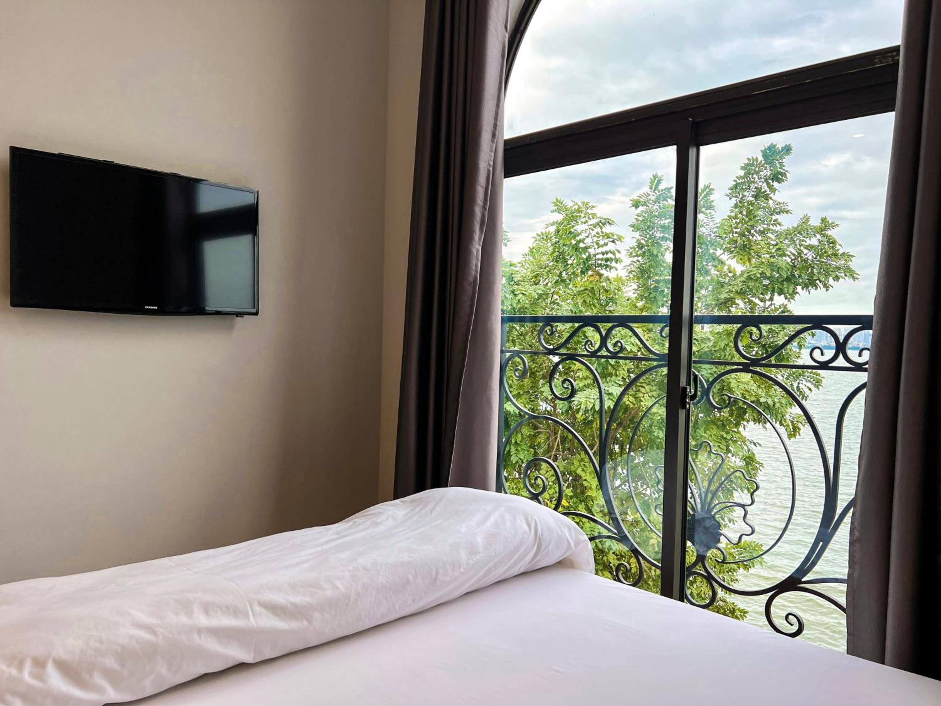 Double Room with Lake View