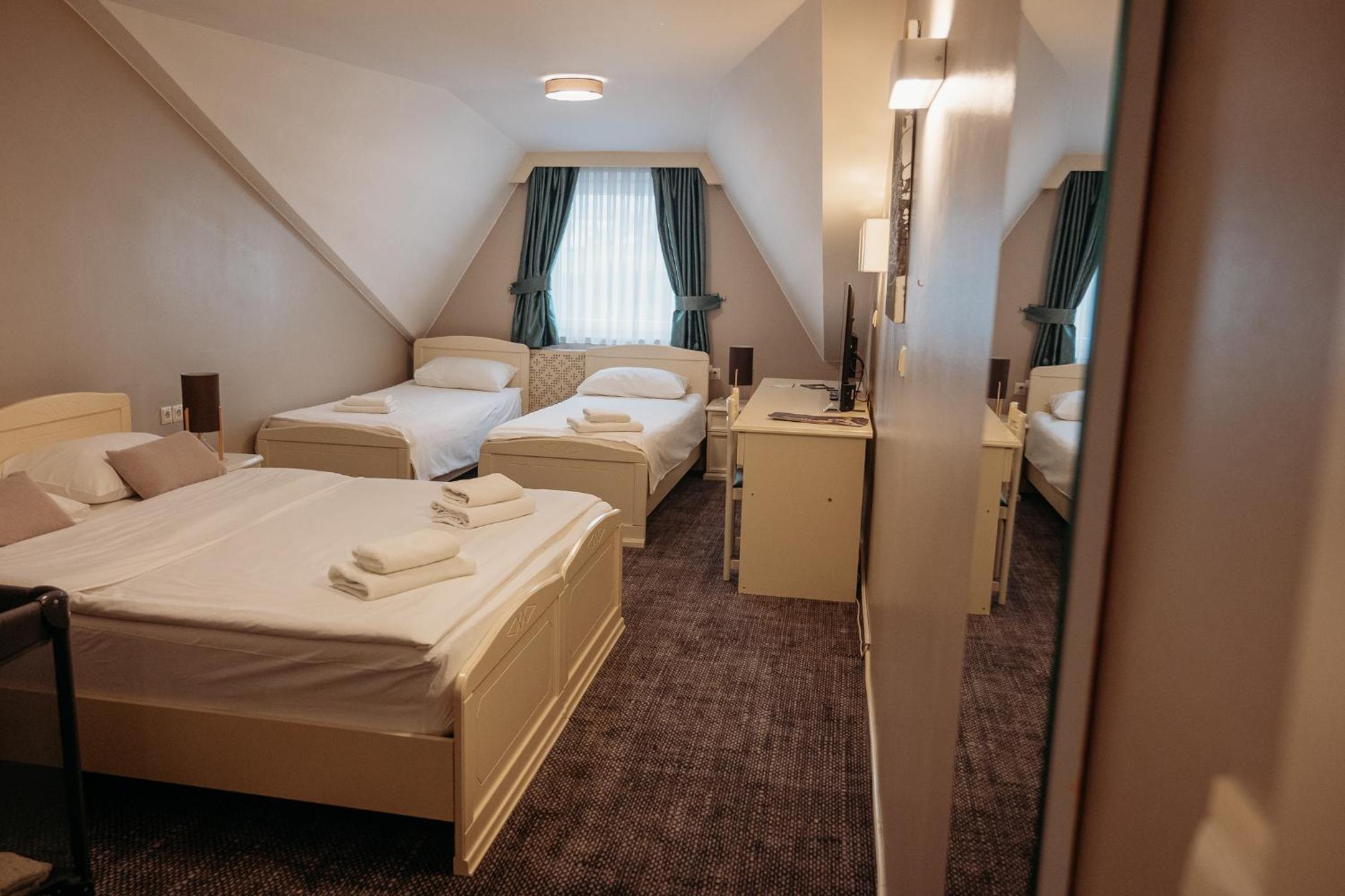 Classic Quadruple Room