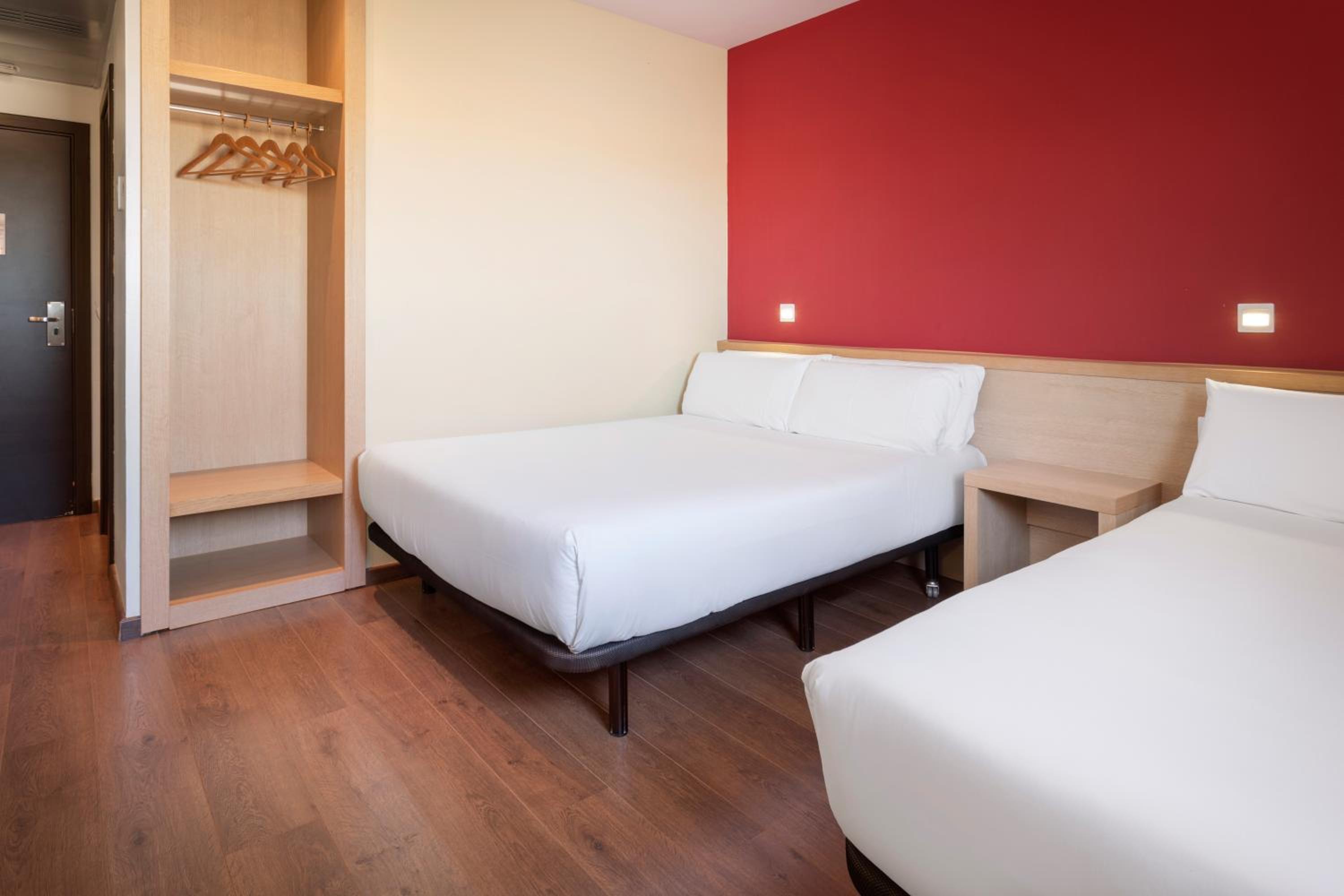 Triple Room - Photo 6