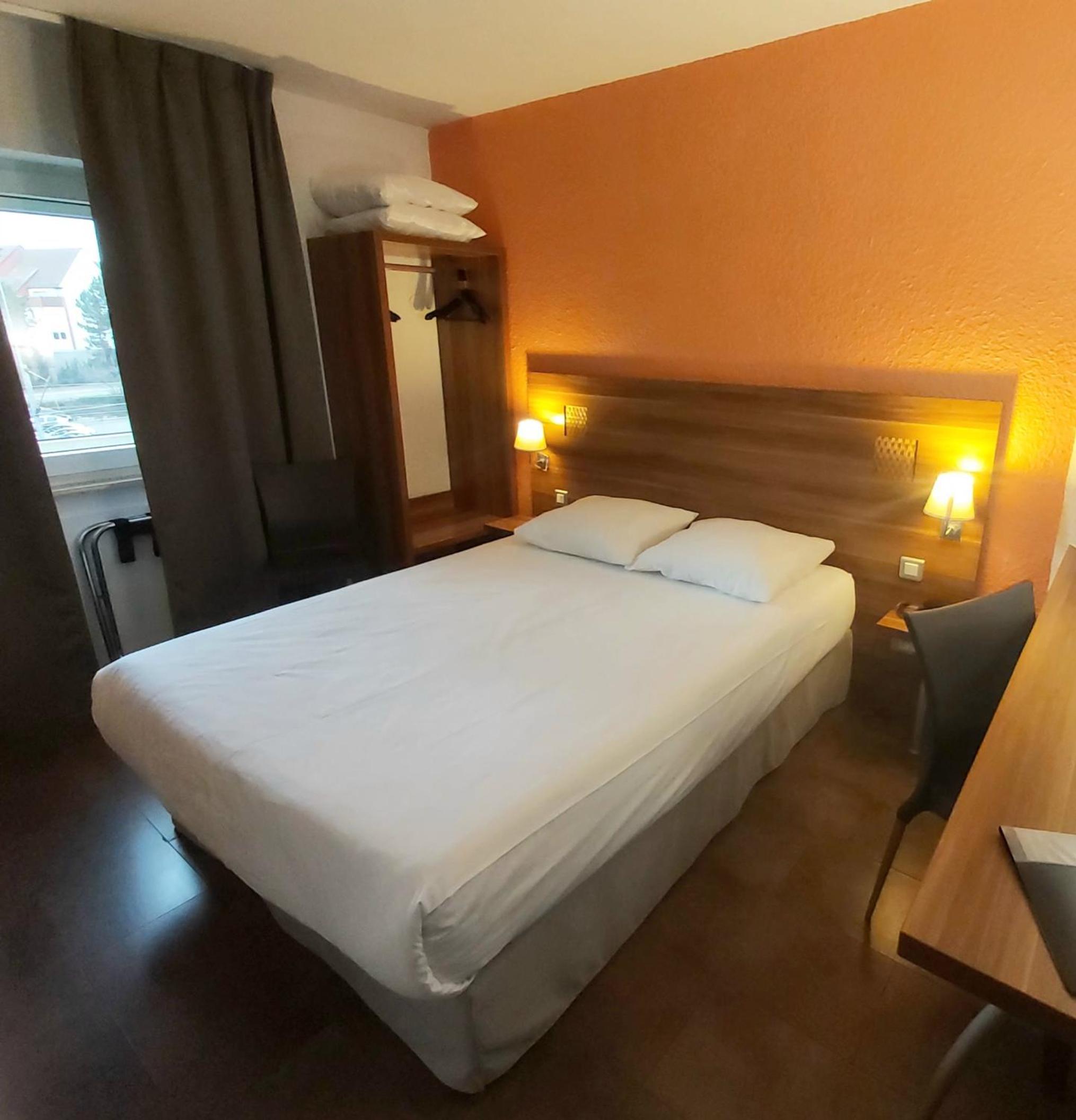 Classic Double Room - Photo 7
