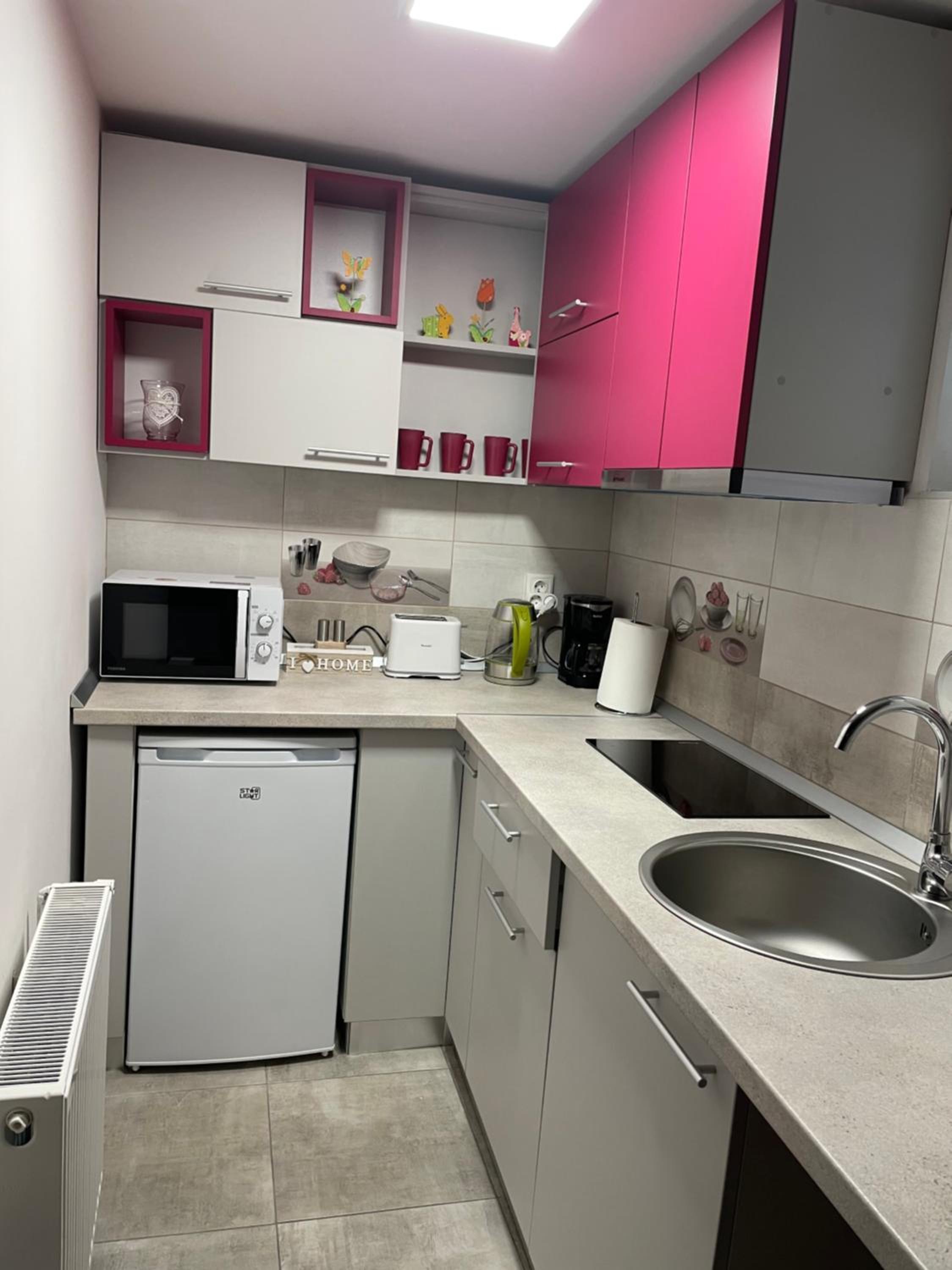 Studio Apartment - Photo 18