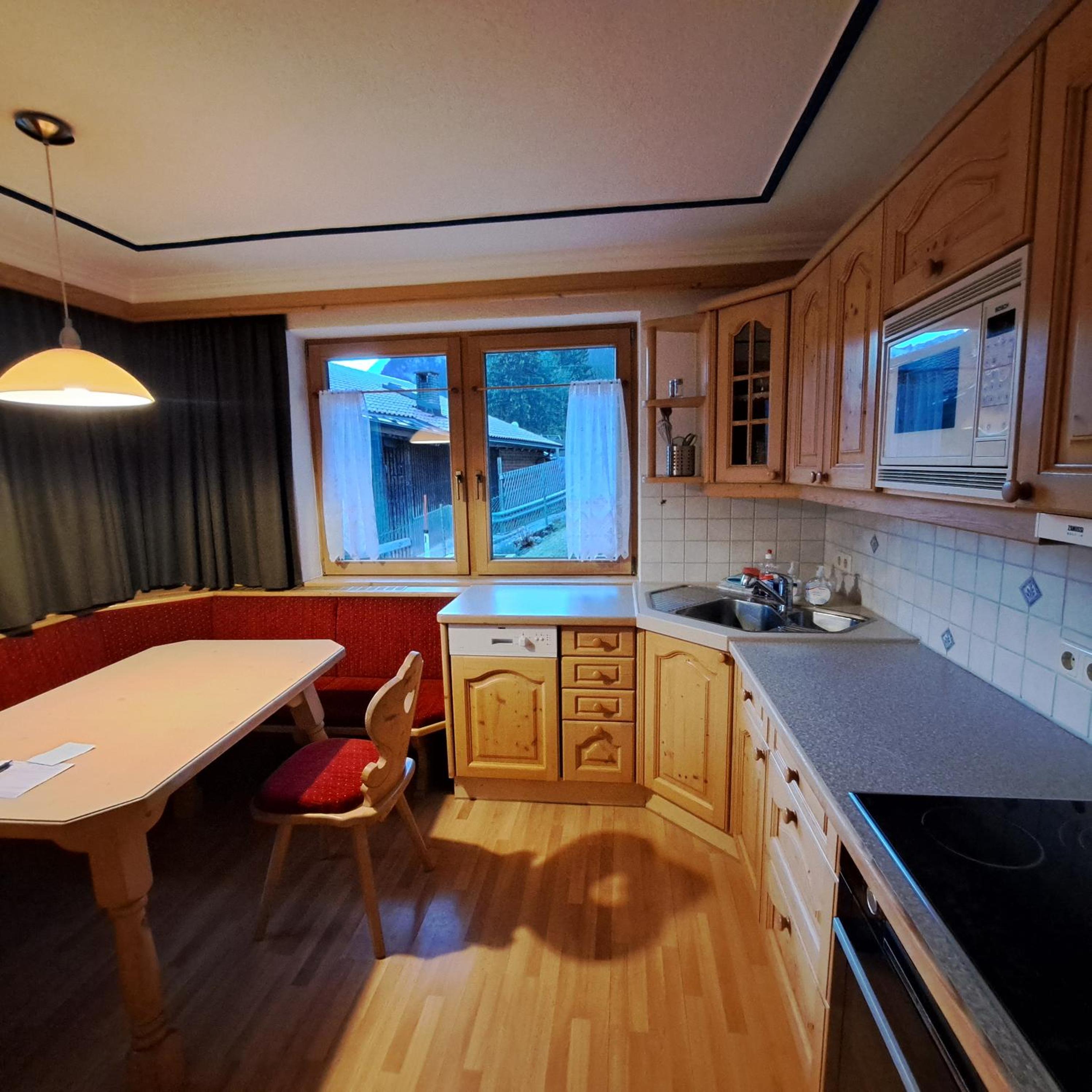 Four-Bedroom House photo 2