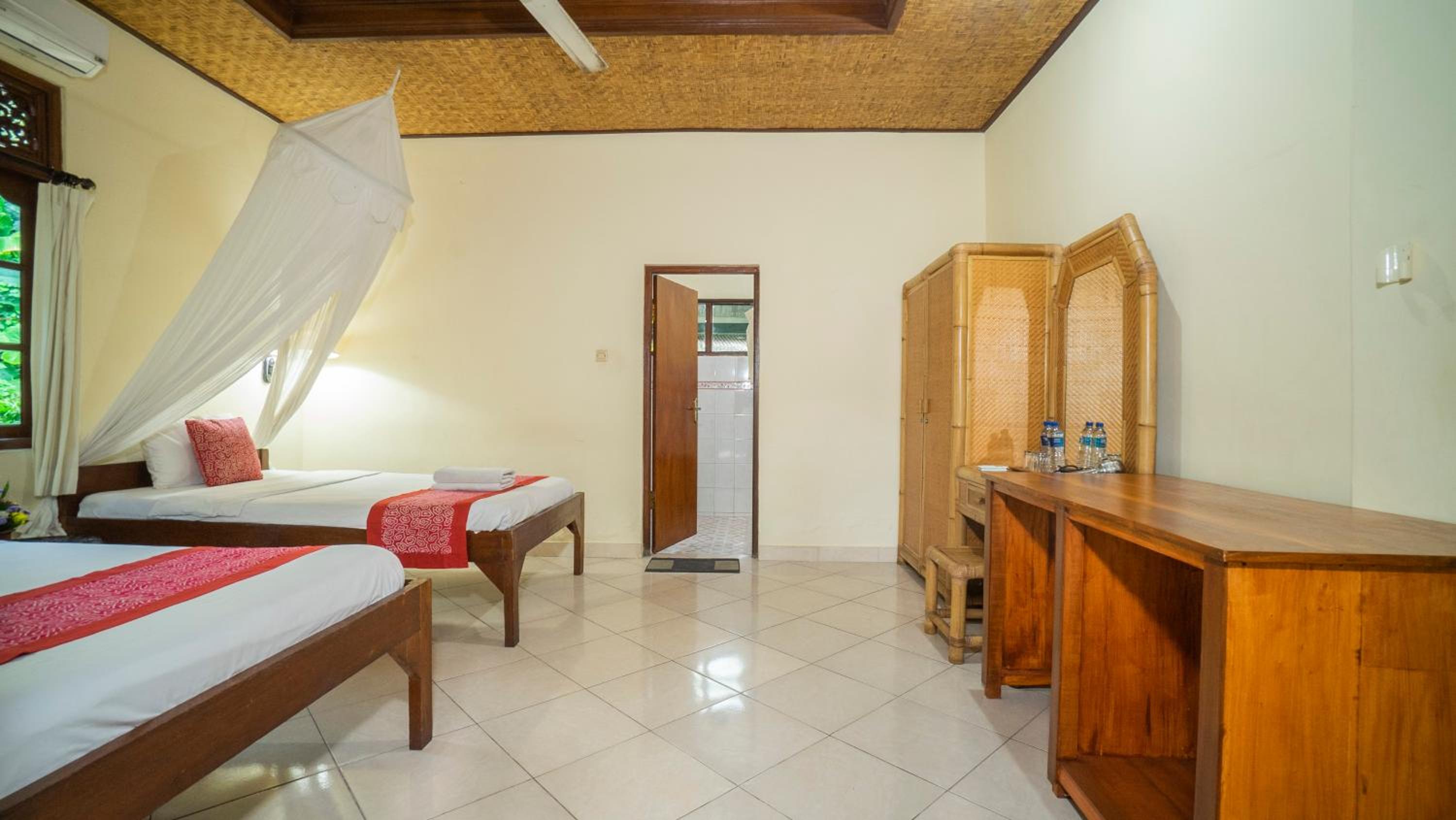 Standard Twin Room - Photo 16