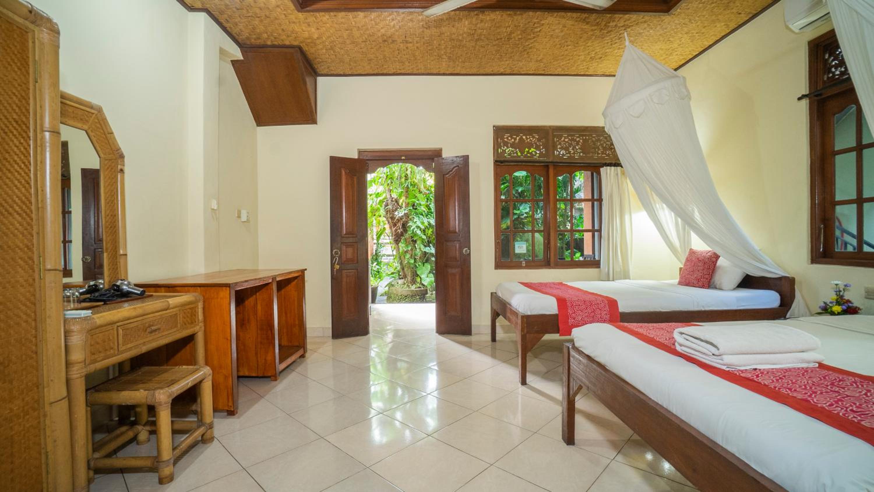 Standard Twin Room - Photo 17