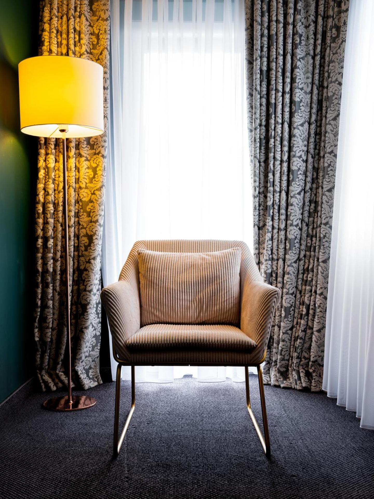 Premium Double Room - Photo 12