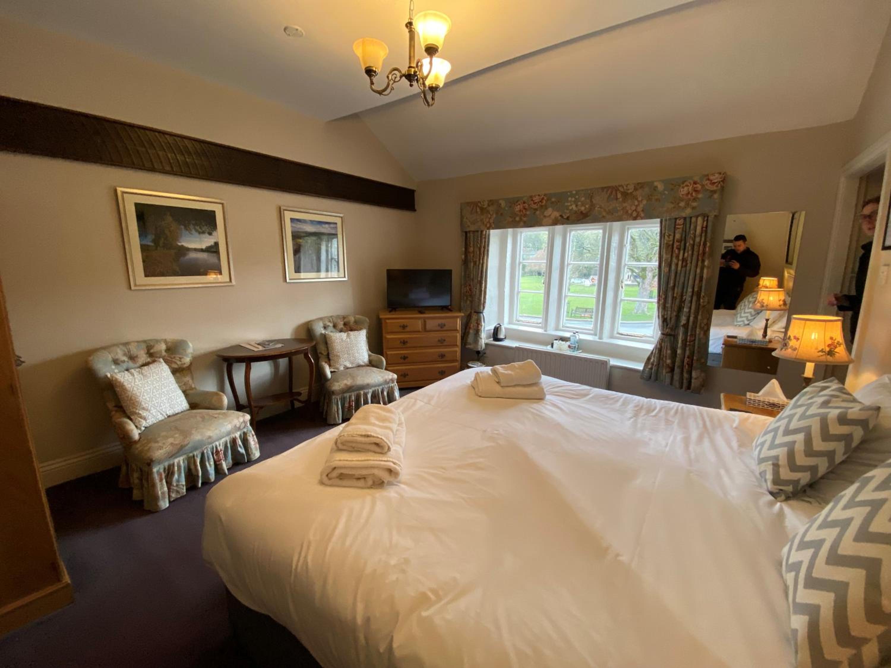 Character Double or Twin Room - Photo 6