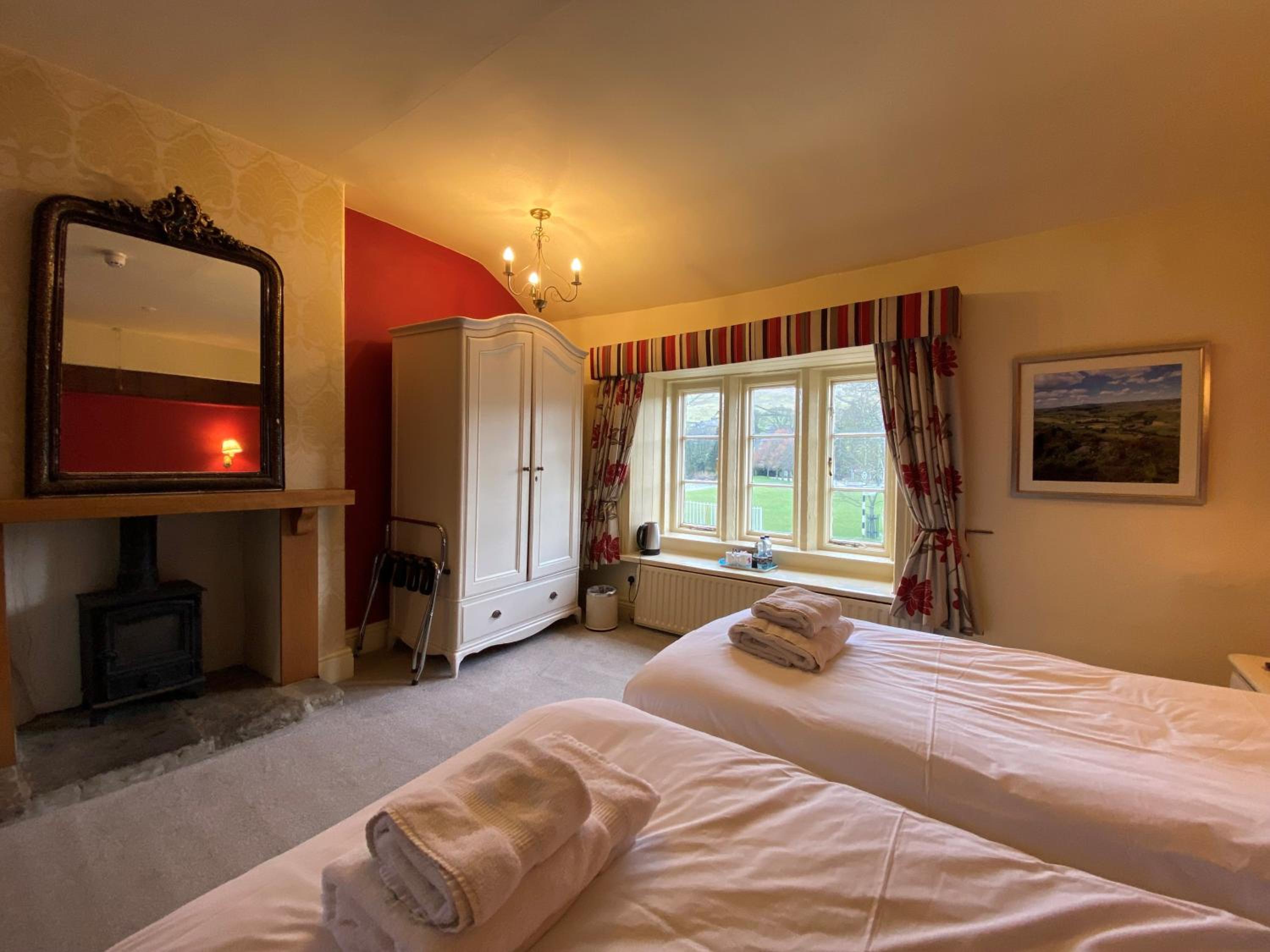 Character Double or Twin Room - Photo 3