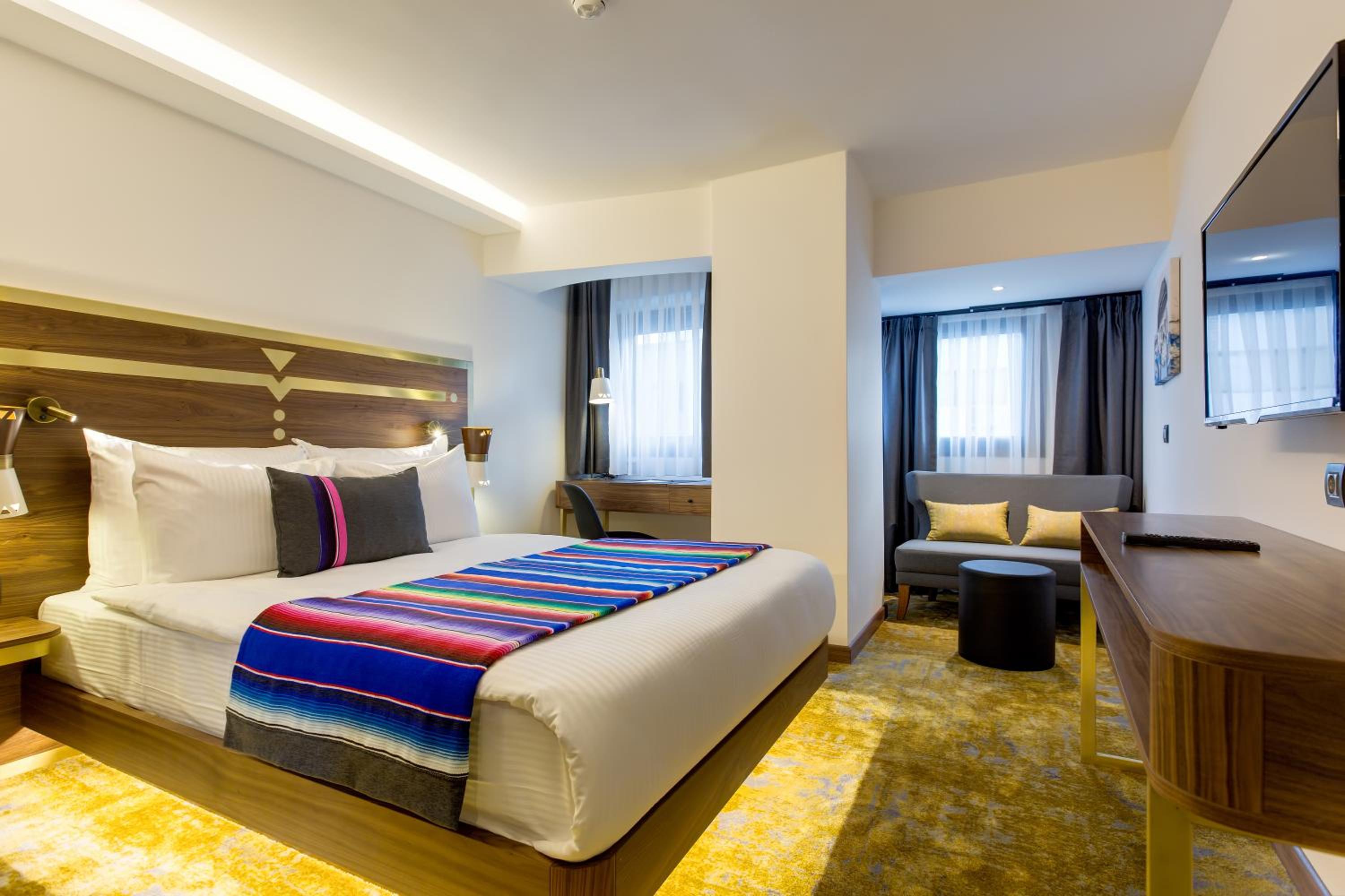 Deluxe King Room
