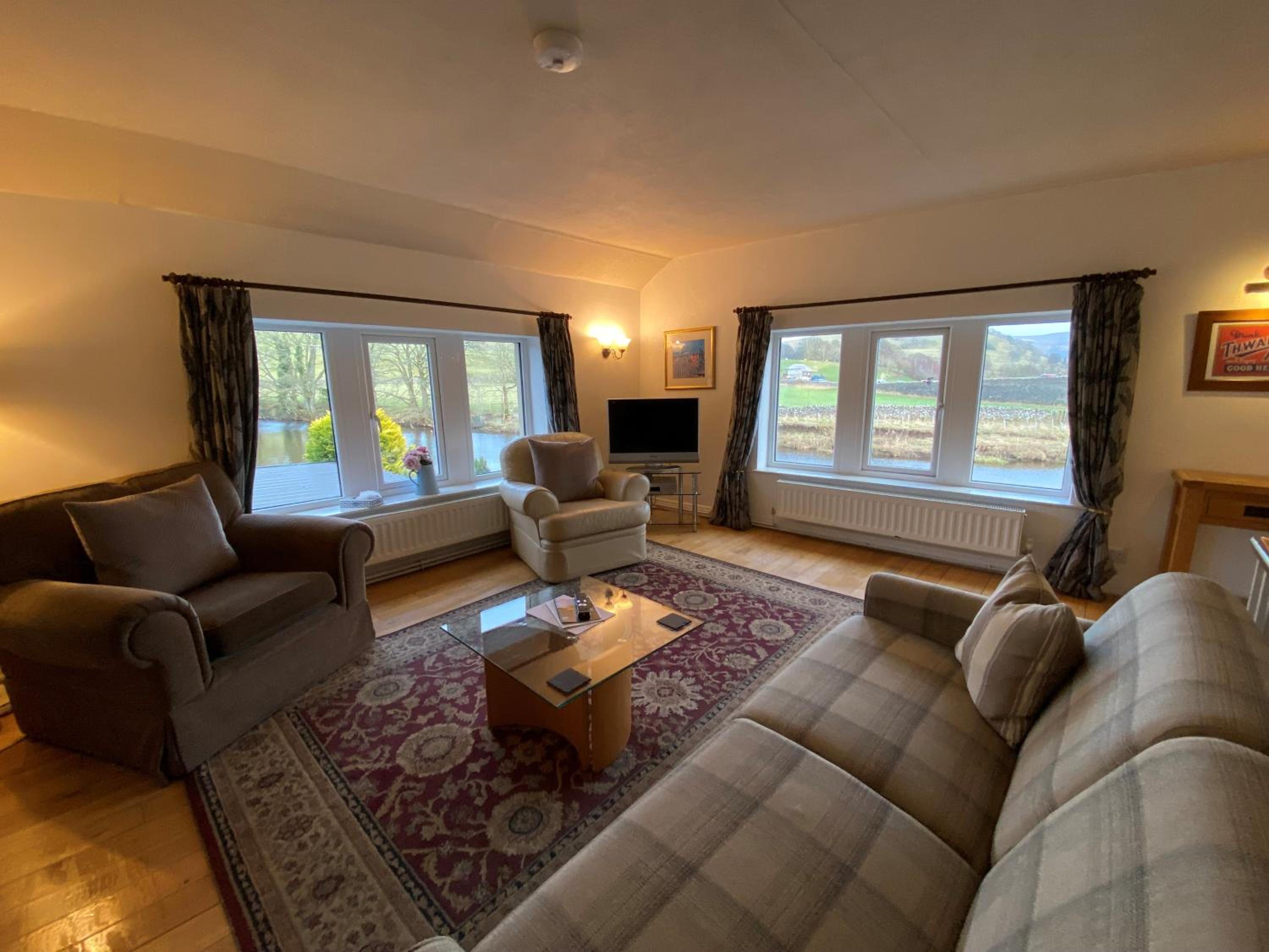 Cottage - Photo 1