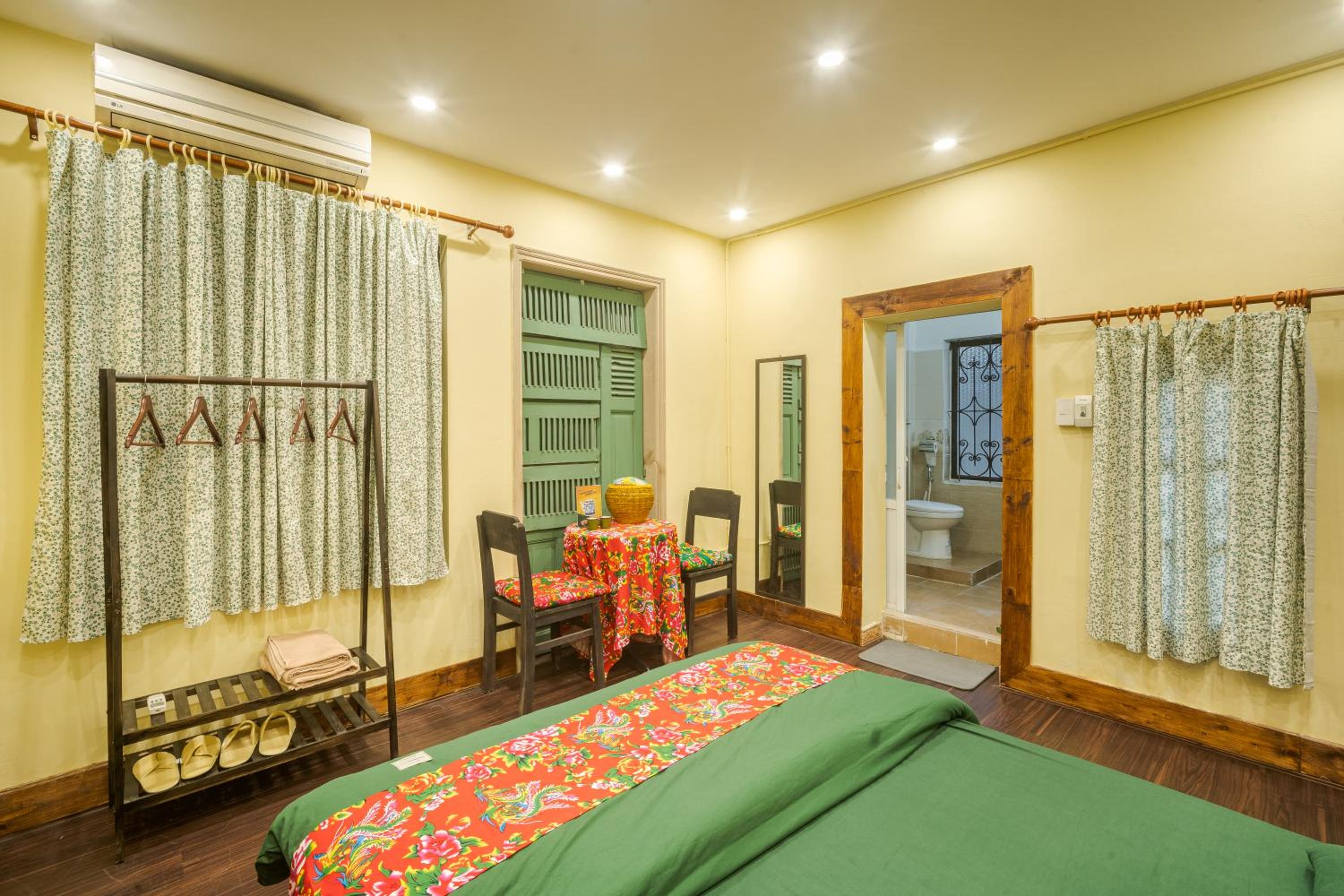 Double Room with Private Bathroom