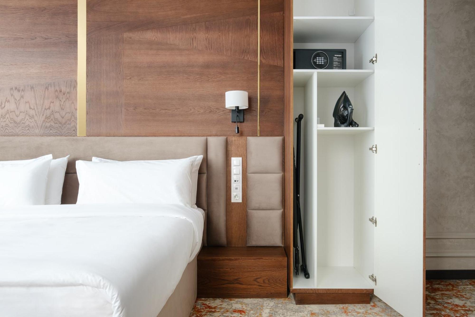Deluxe Double or Twin Room - Photo 2