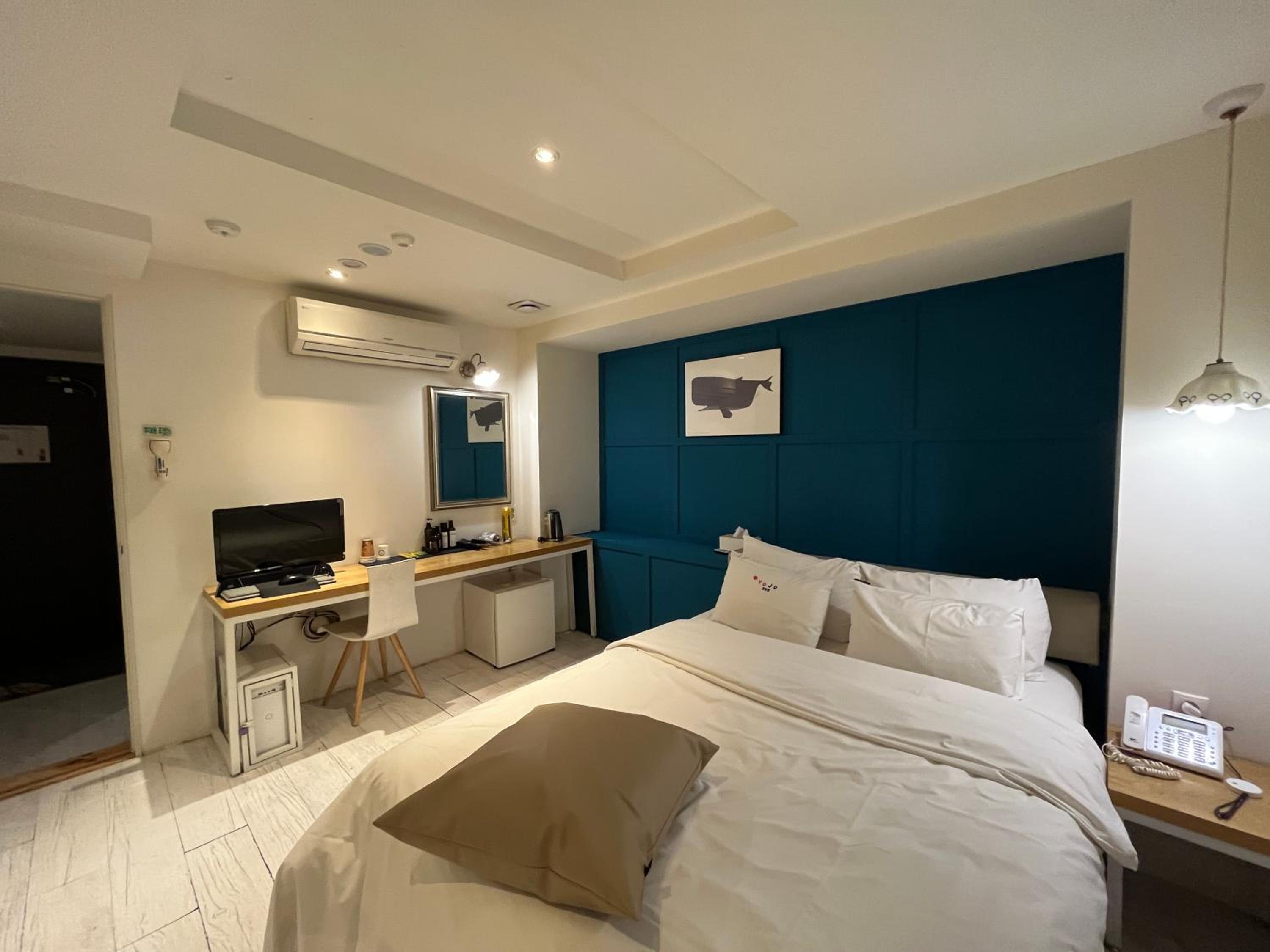 Standard Double Room - Photo 6