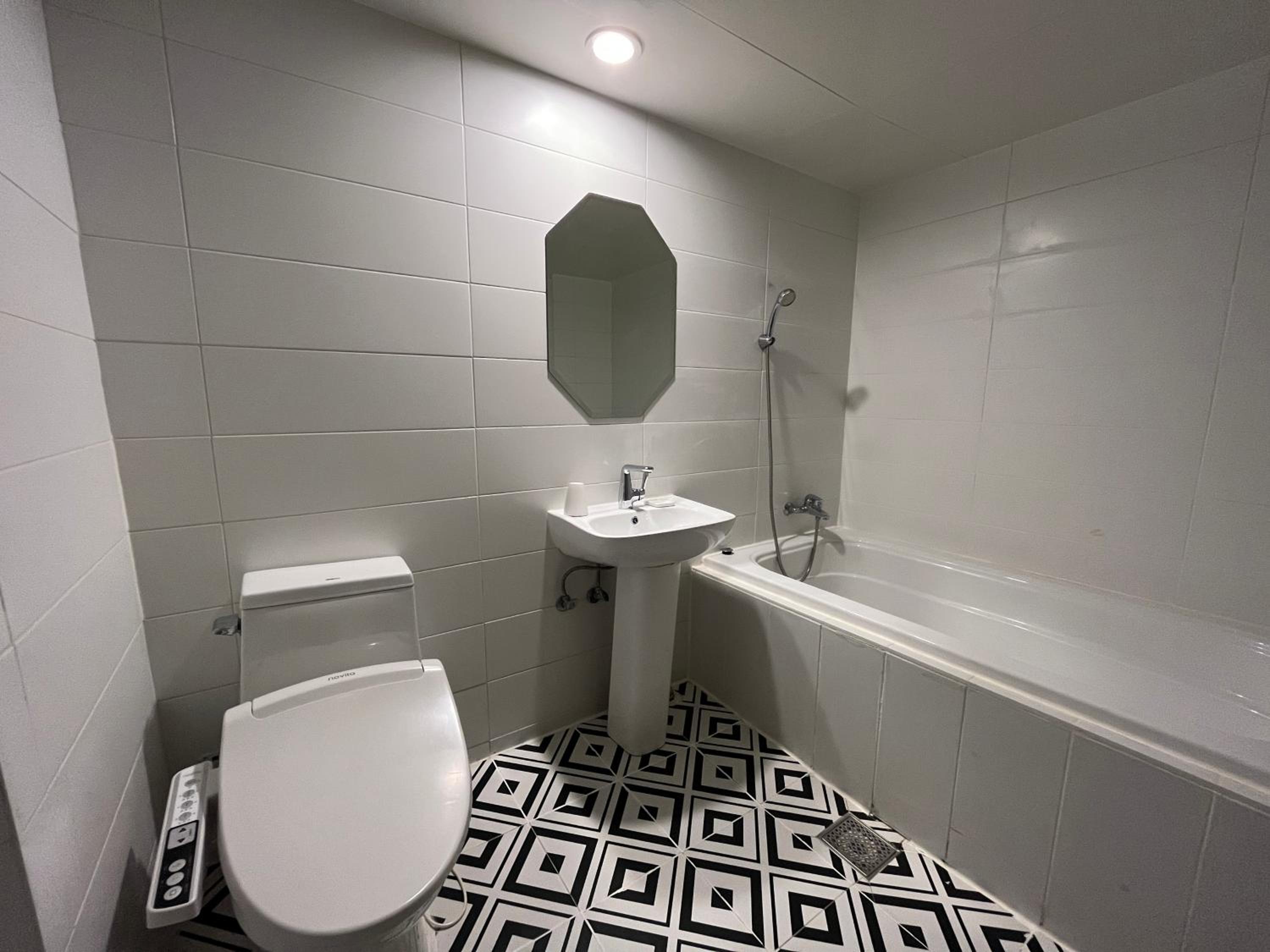 Deluxe Double Room - Photo 14
