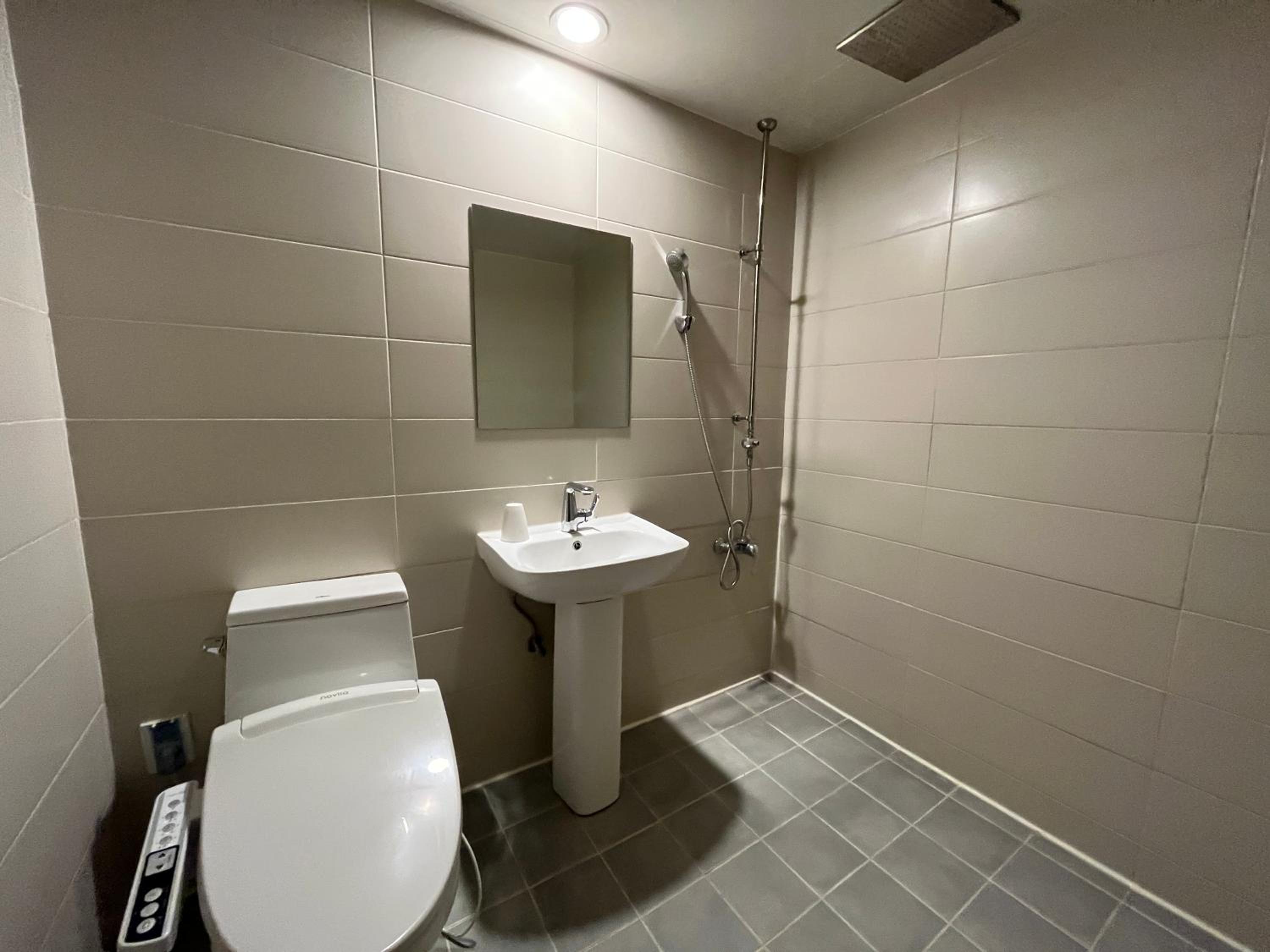 Standard Double Room - Photo 18