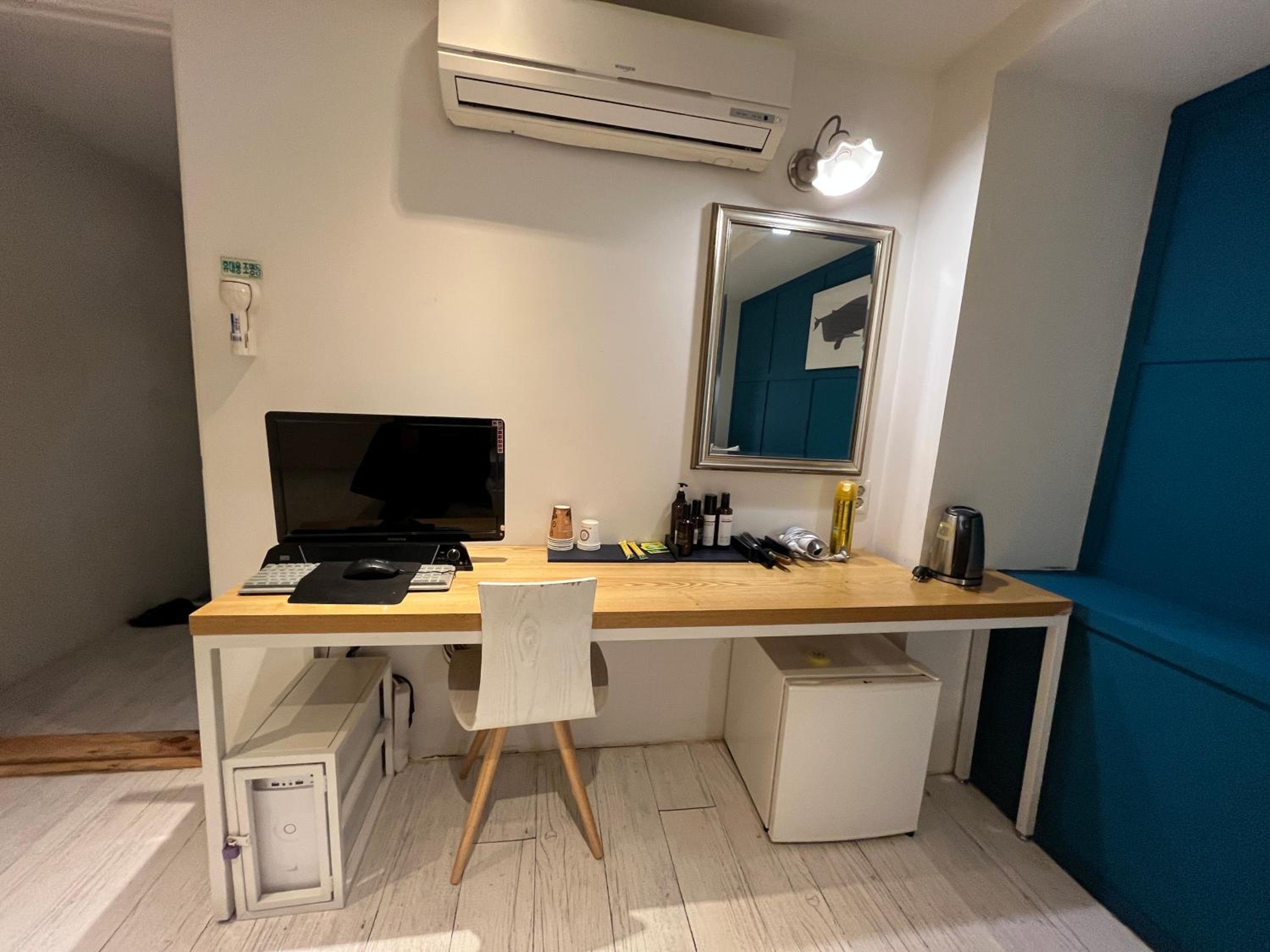 Standard Double Room - Photo 16