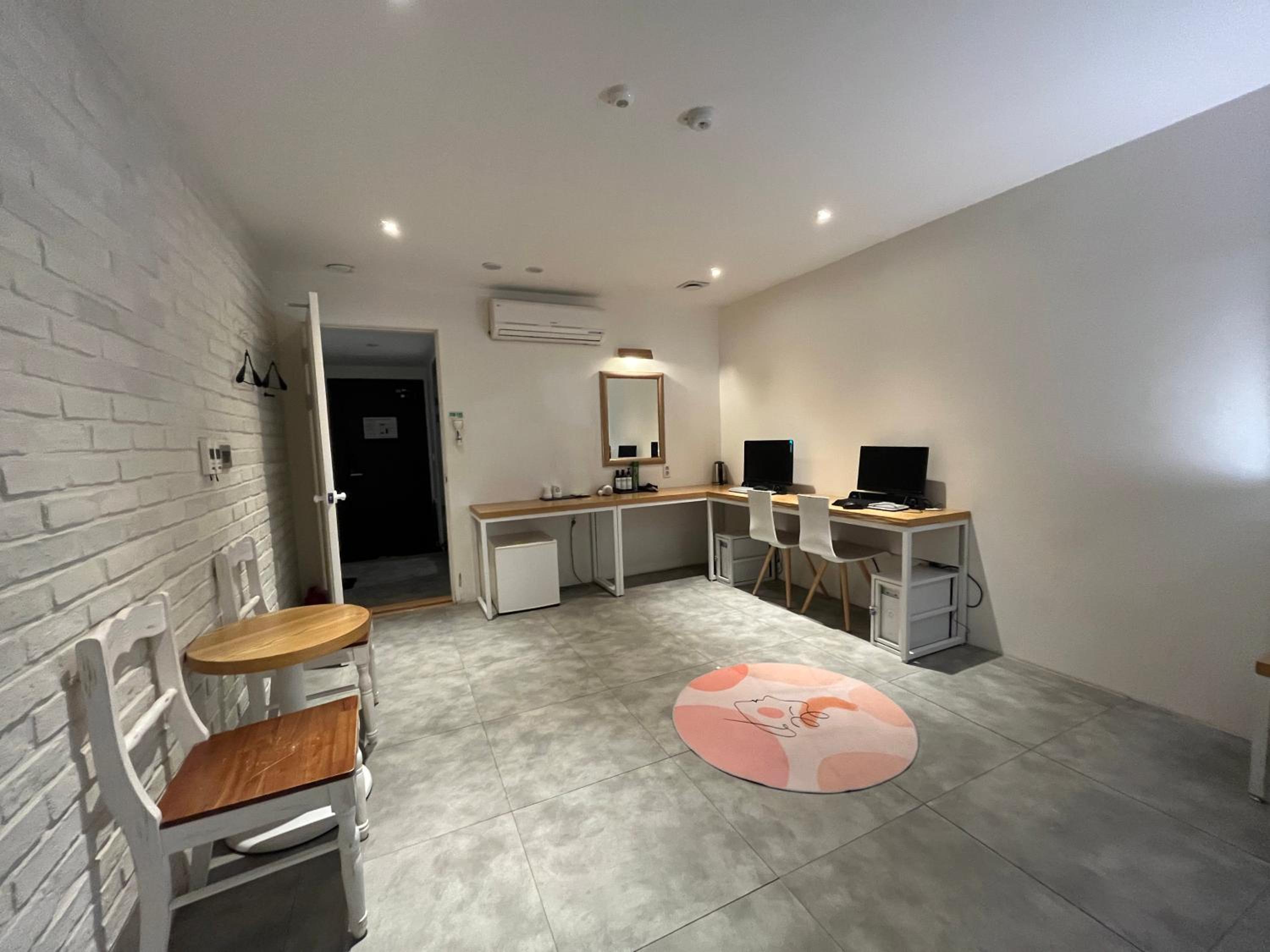Deluxe Double Room - Photo 10