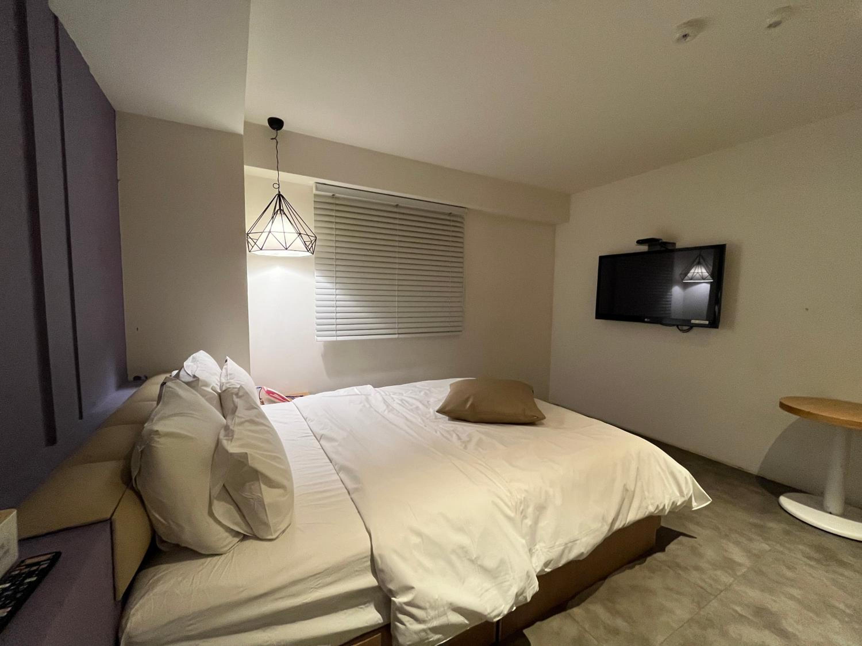 Standard Double Room - Photo 9