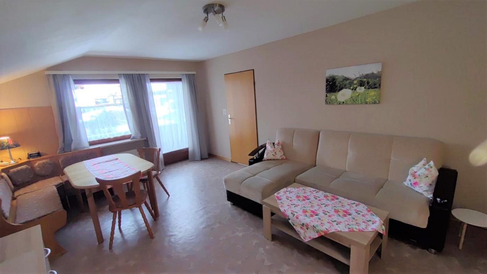 One-Bedroom Apartment with Balcony photo 3